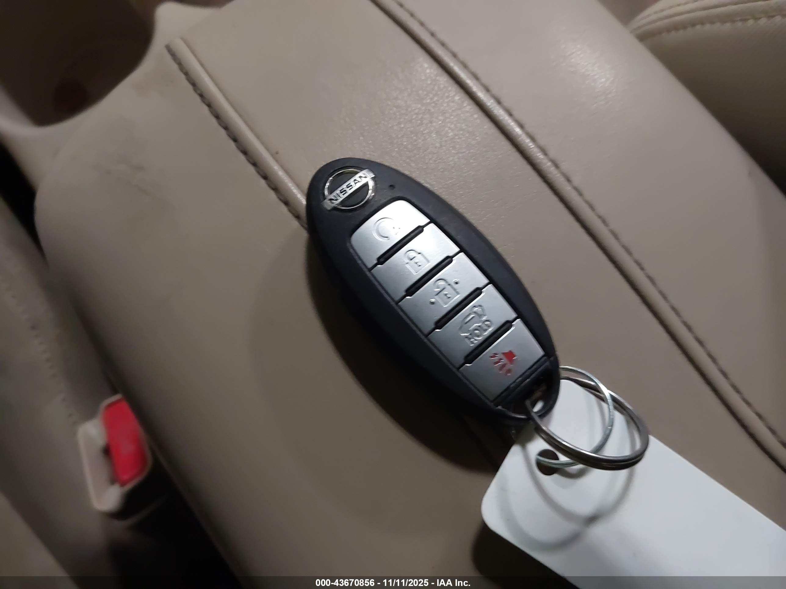 NISSAN ROGUE image 11
