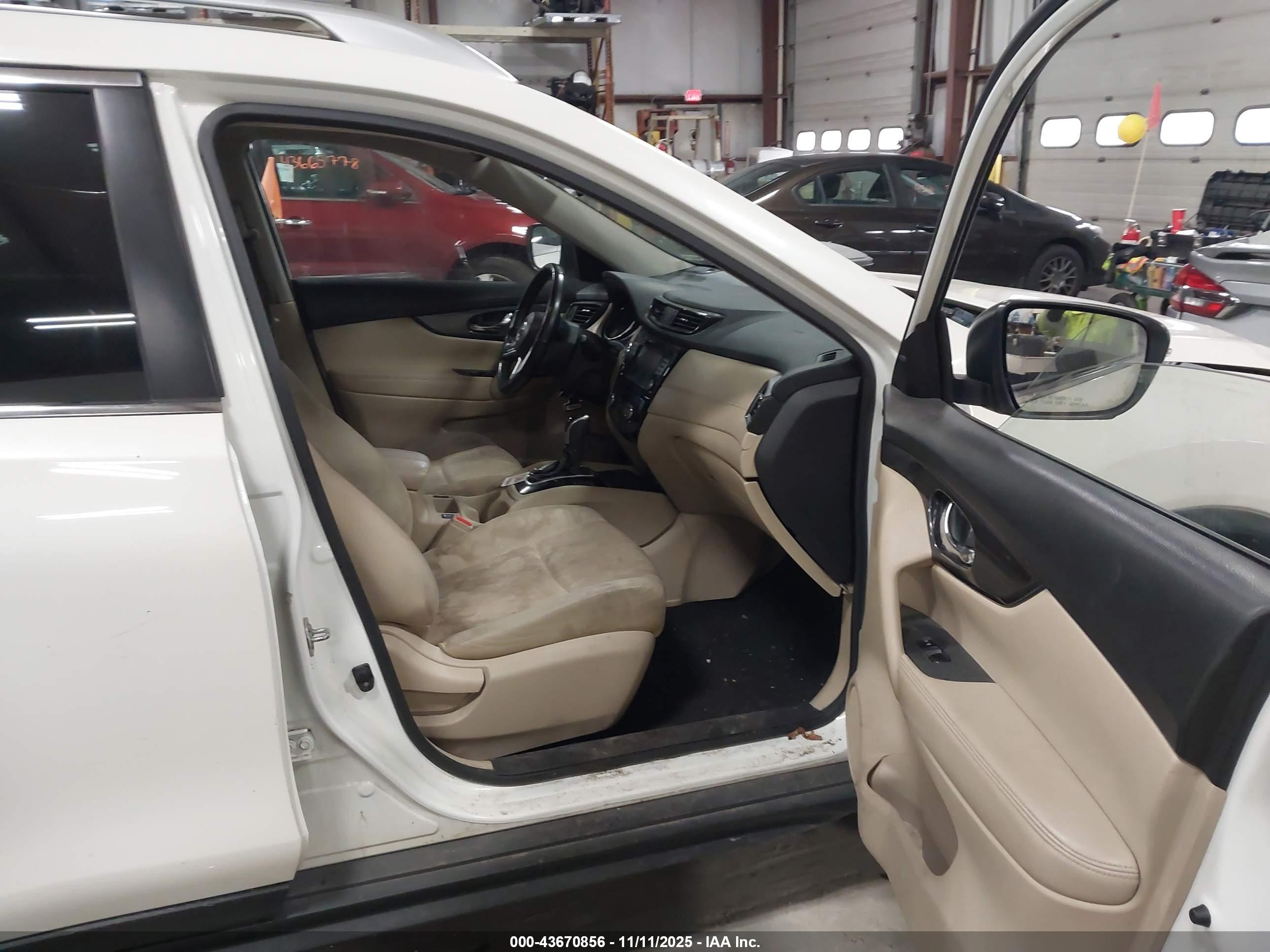 NISSAN ROGUE image 5