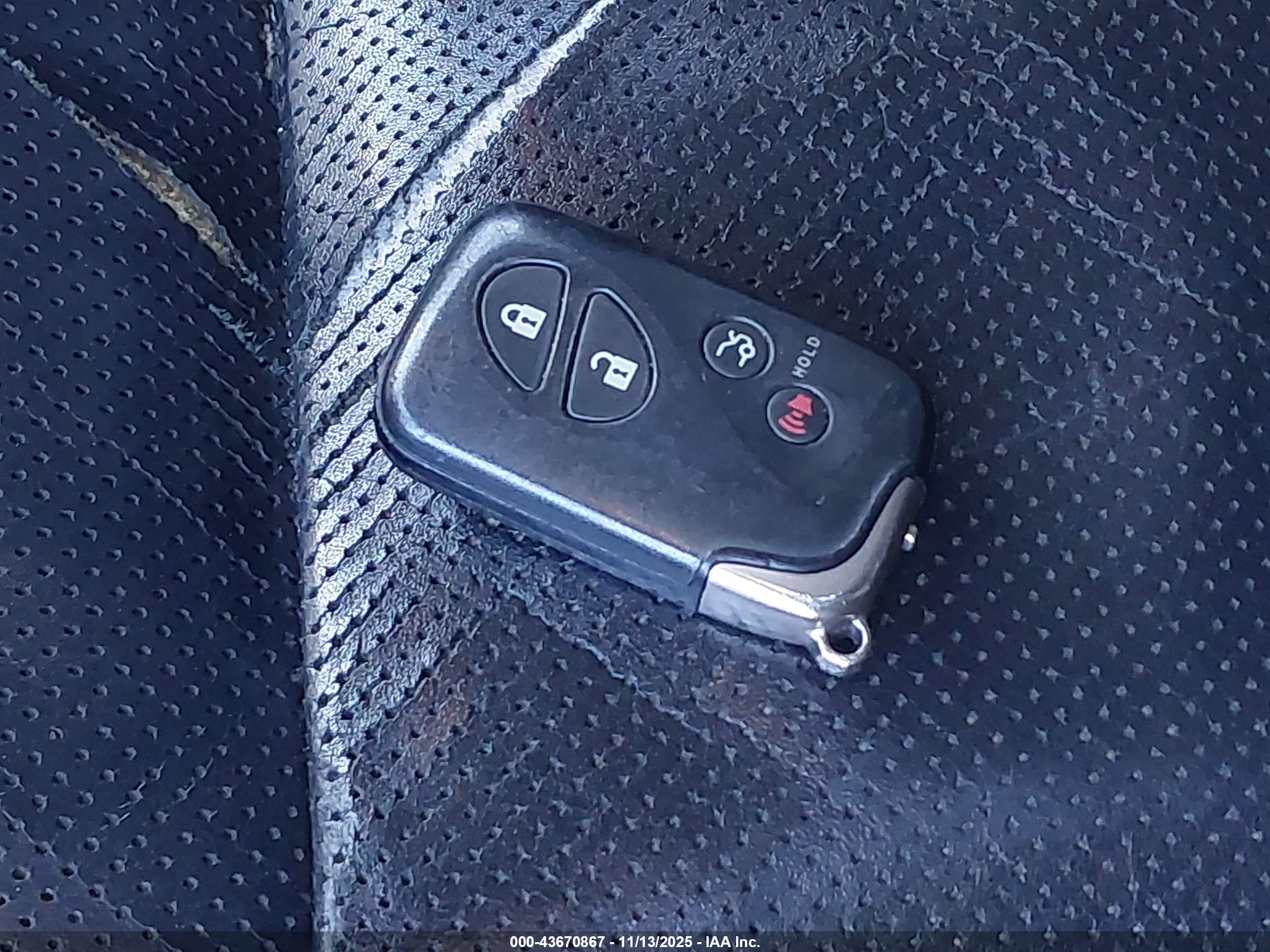 LEXUS IS image 11