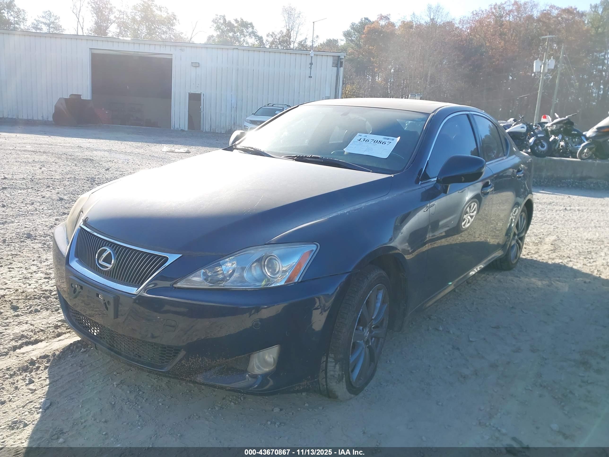 LEXUS IS image 2