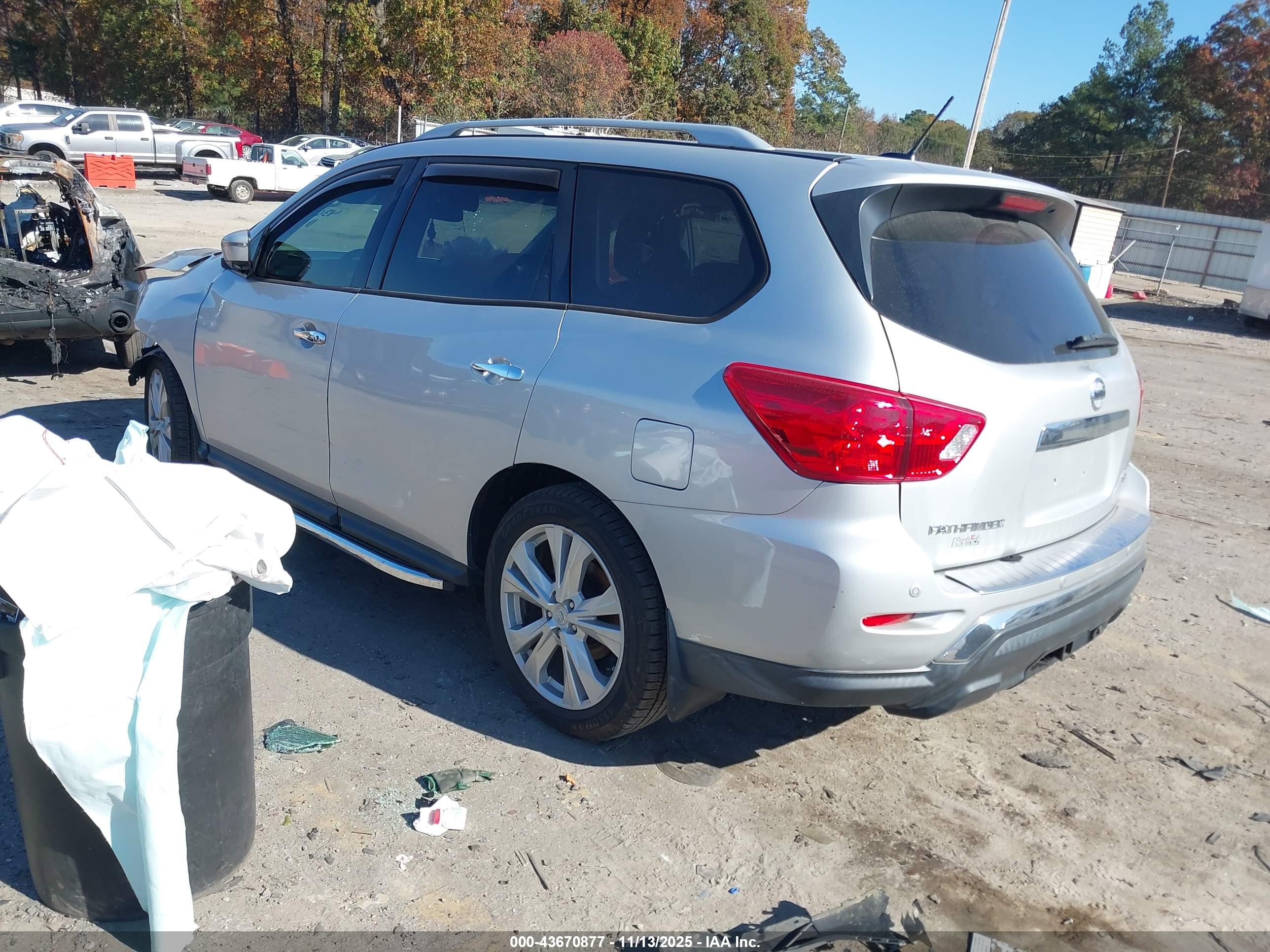 NISSAN PATHFINDER image 3