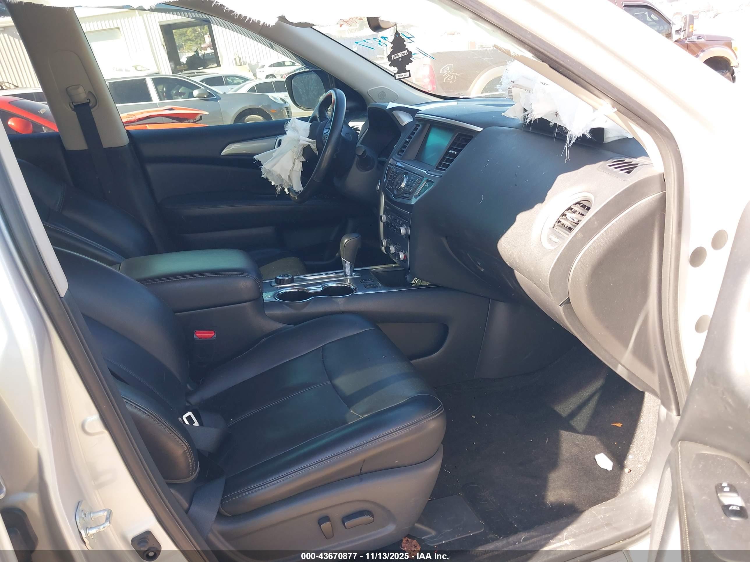 NISSAN PATHFINDER image 5