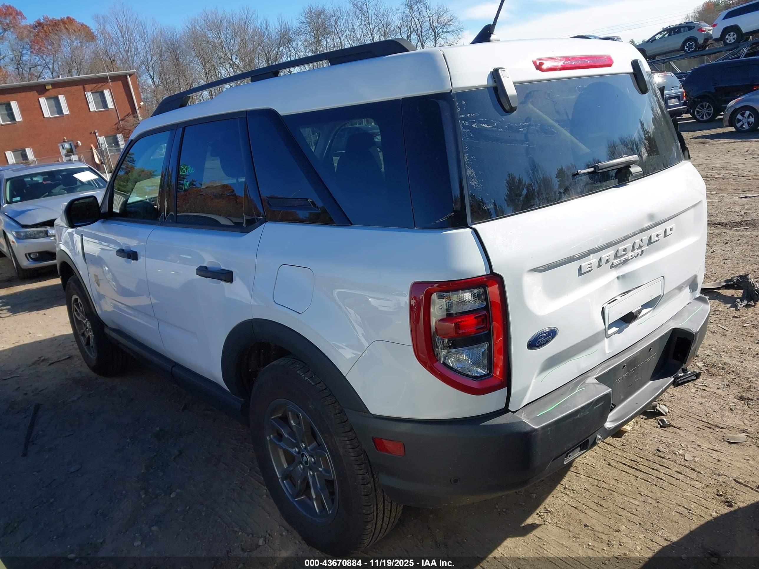FORD BRONCO image 3
