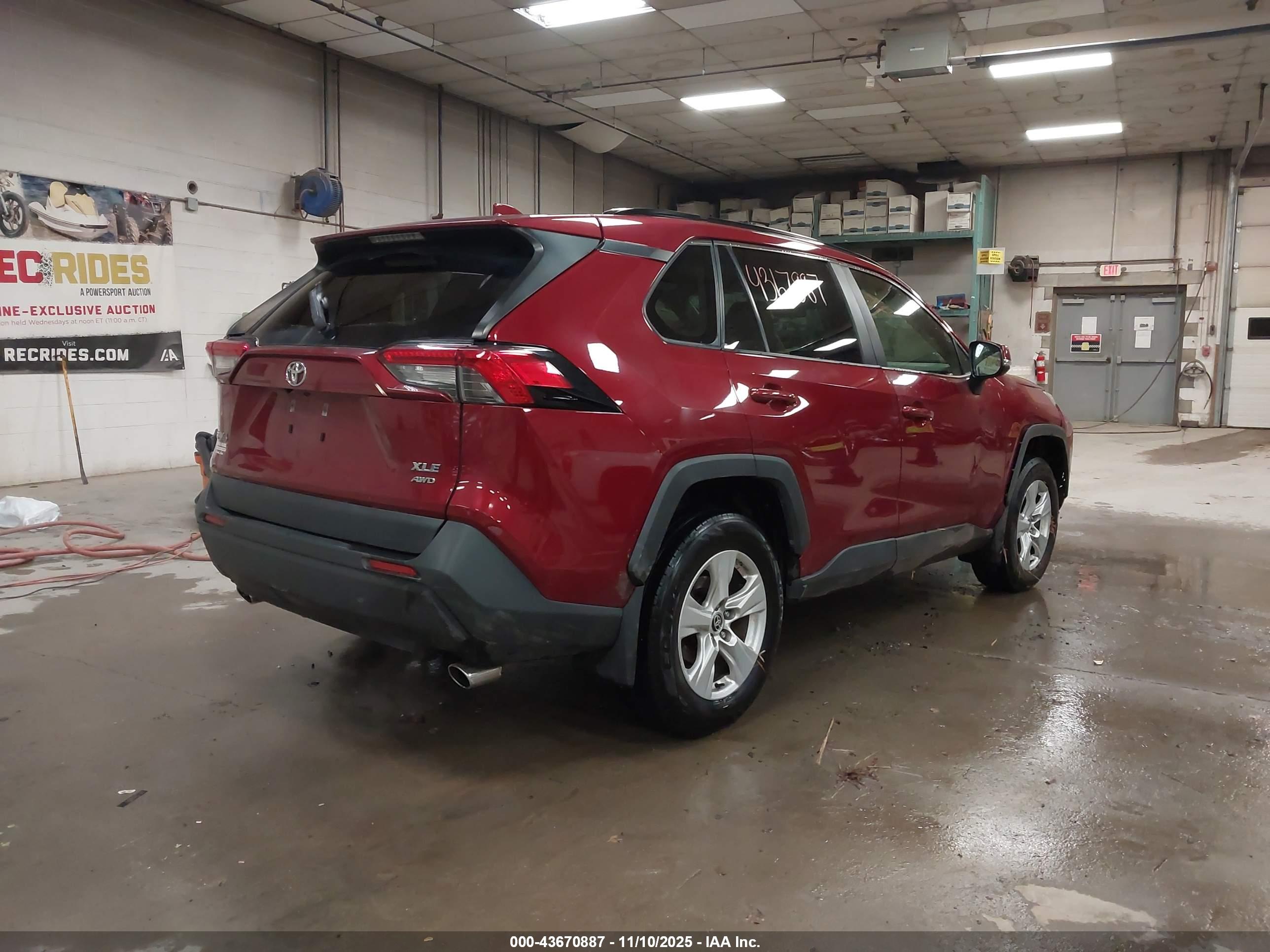TOYOTA RAV4 image 4