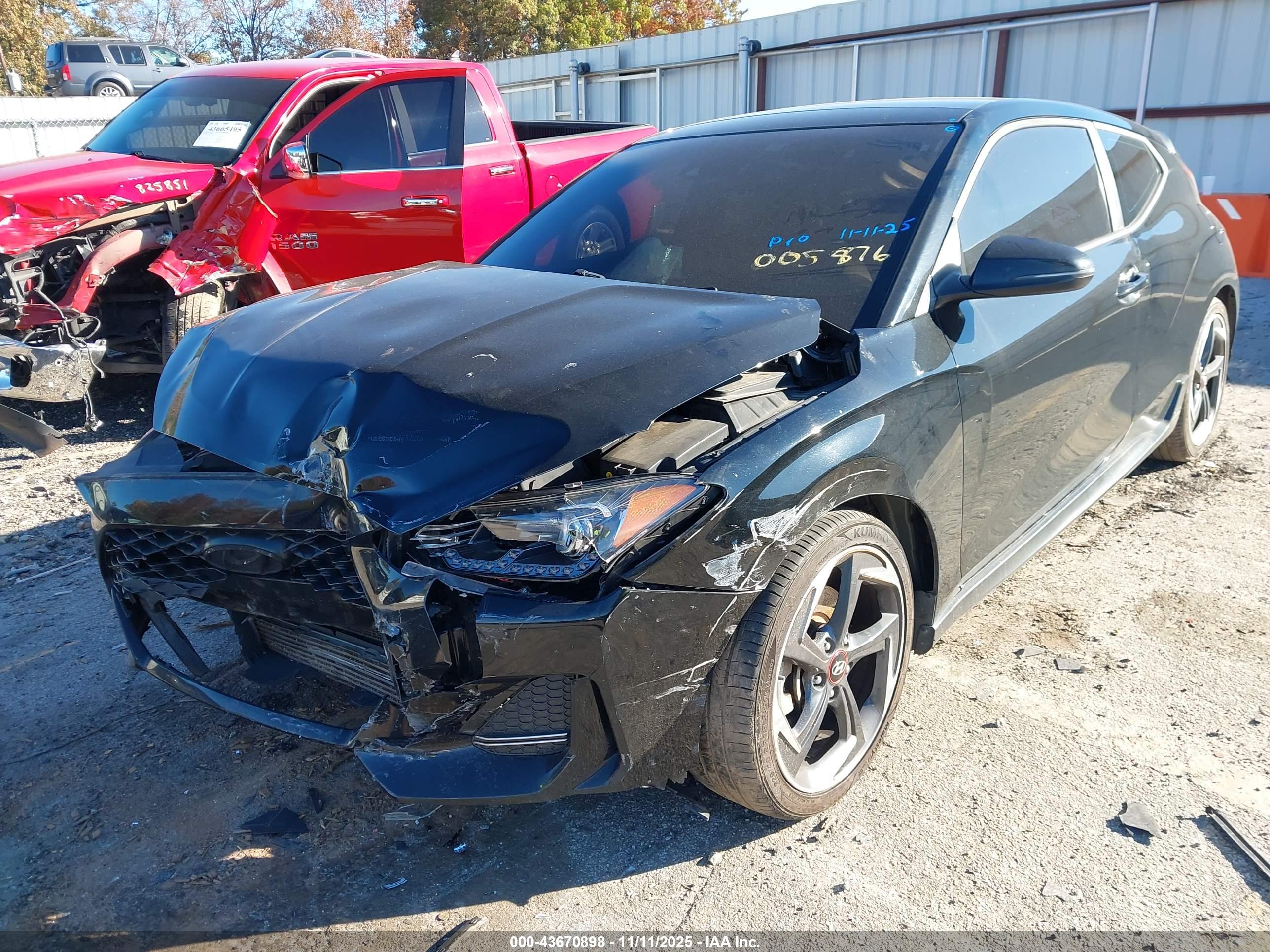 HYUNDAI VELOSTER image 6