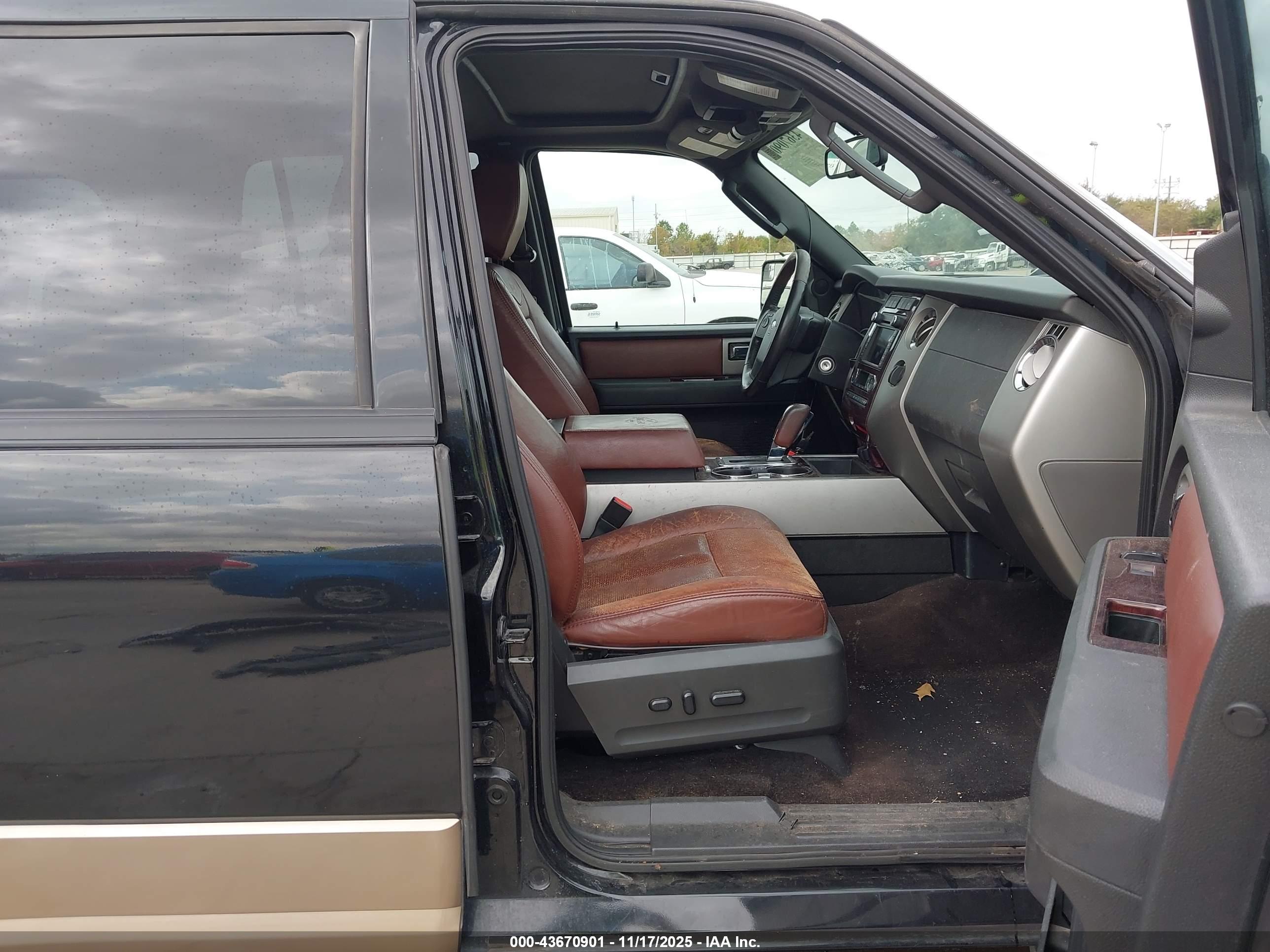 FORD EXPEDITION image 5