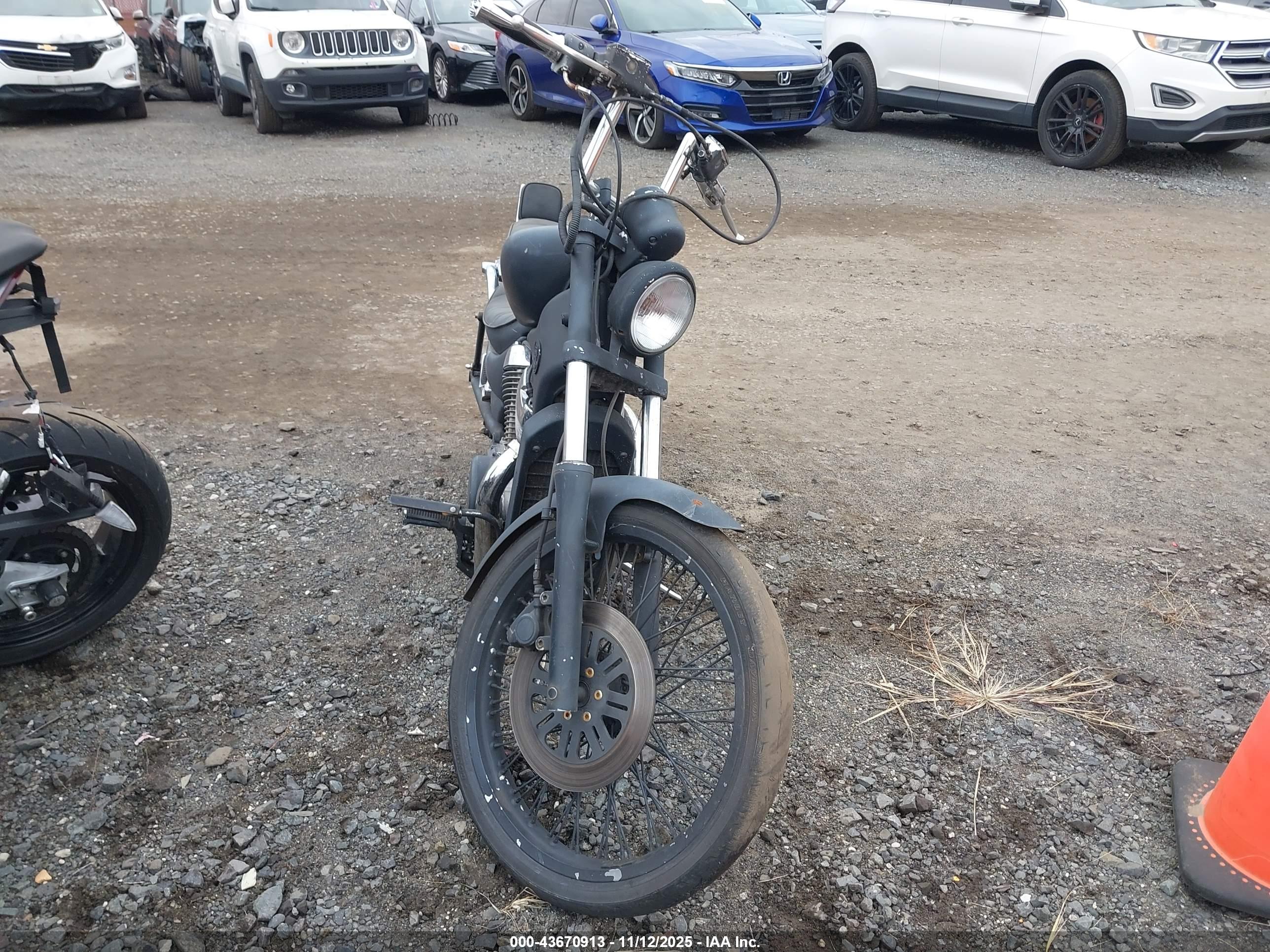 SUZUKI VS800 image 5