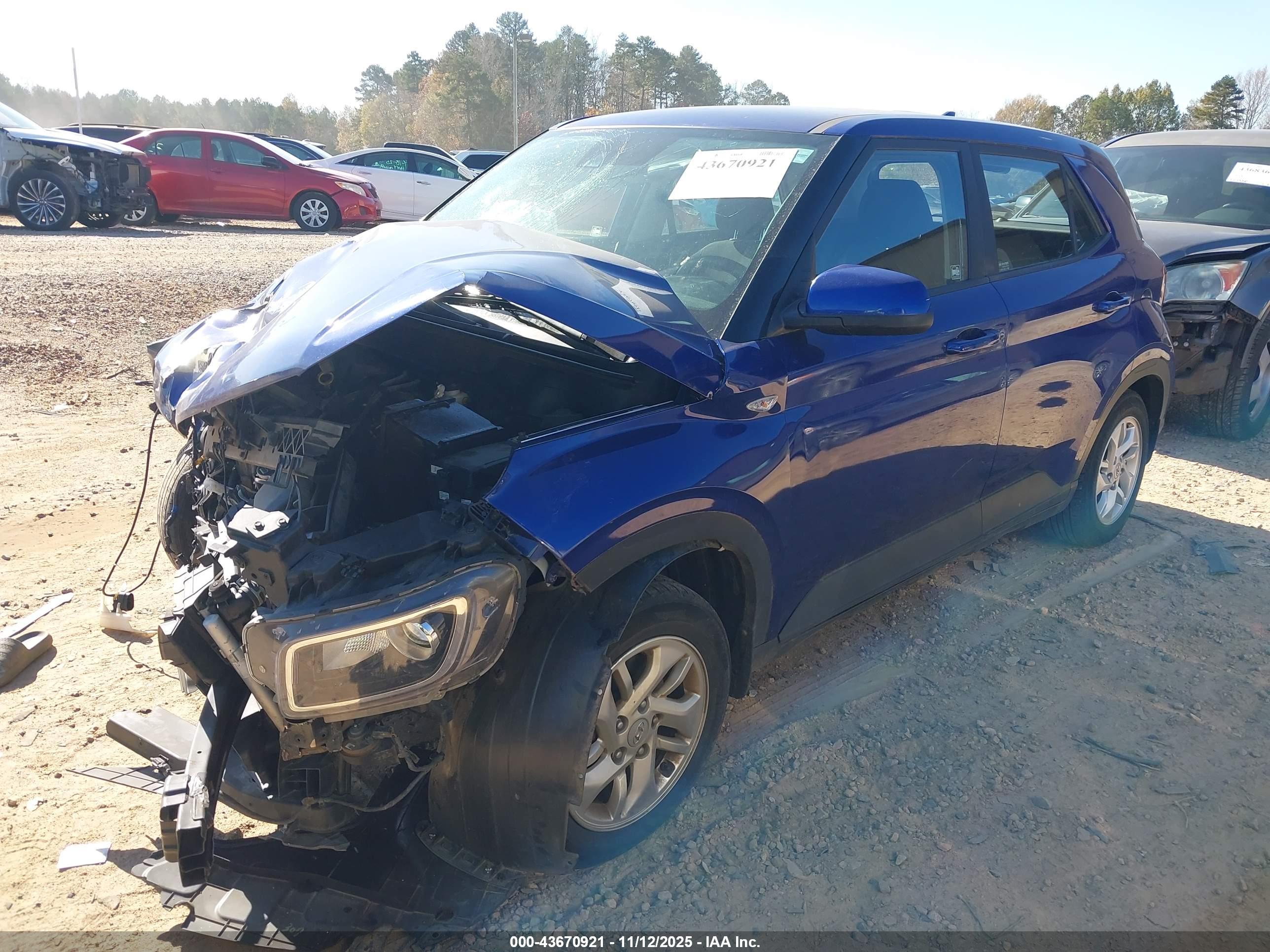HYUNDAI VENUE image 2