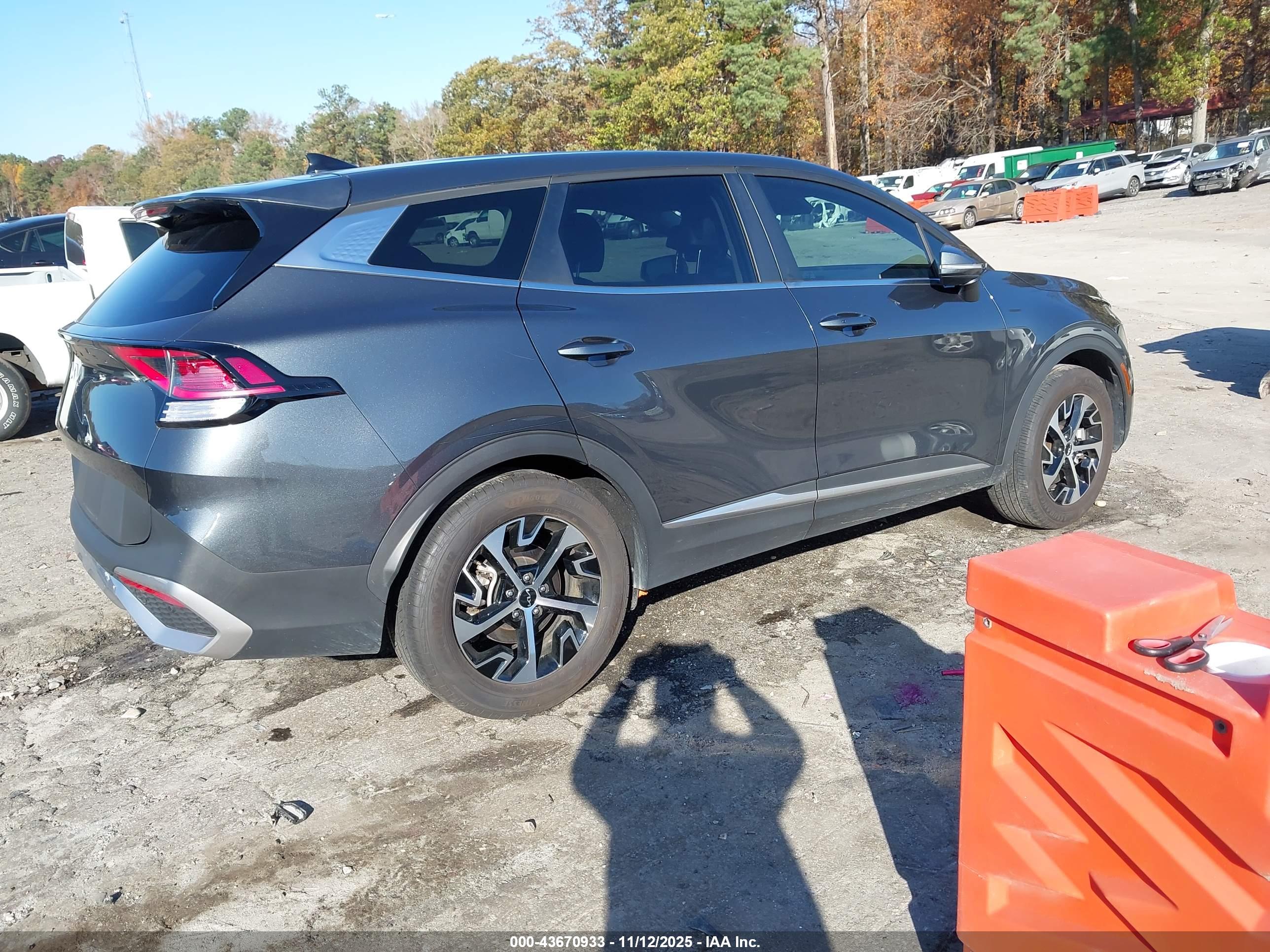 KIA SPORTAGE image 4