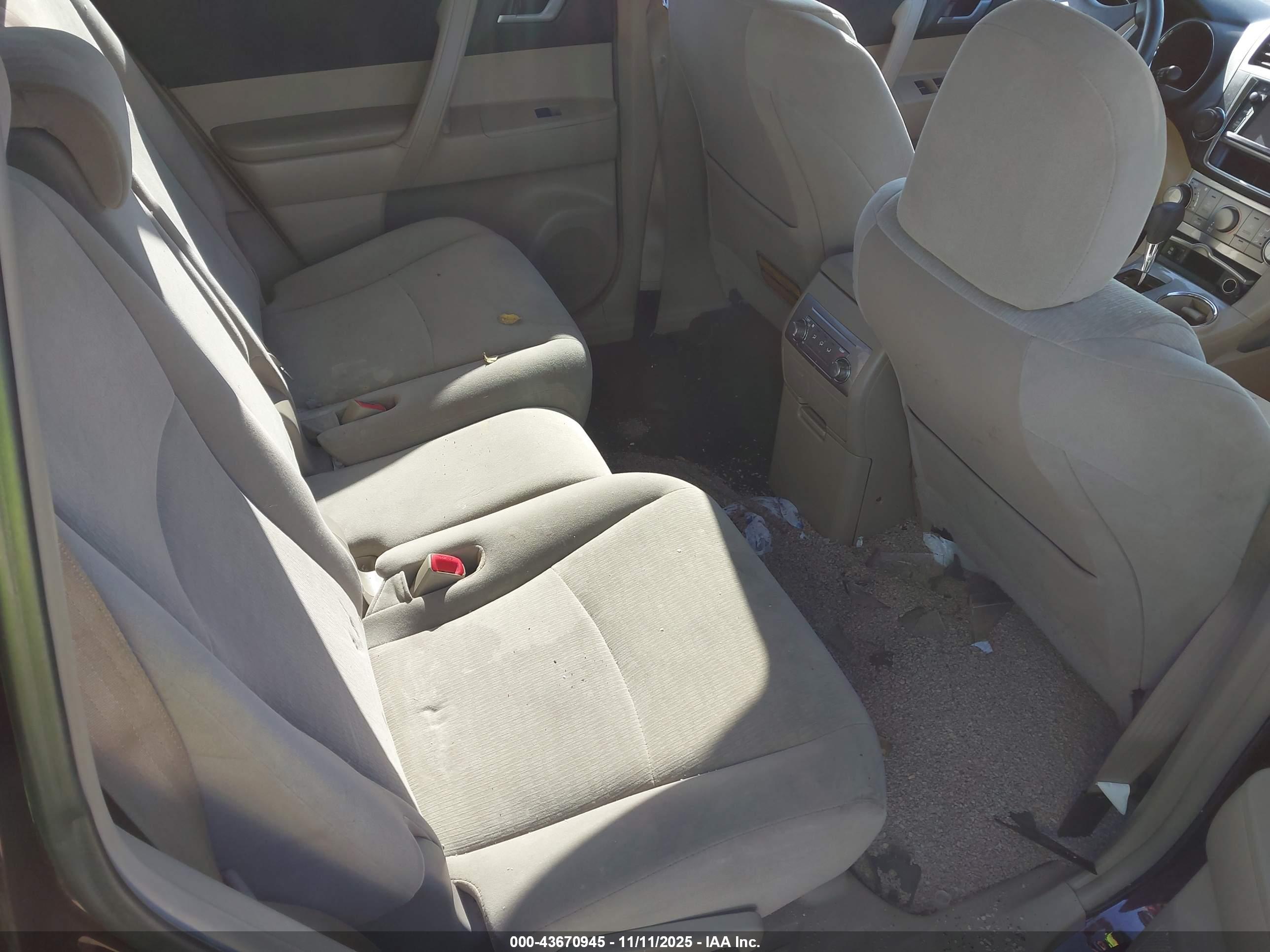 TOYOTA HIGHLANDER image 8