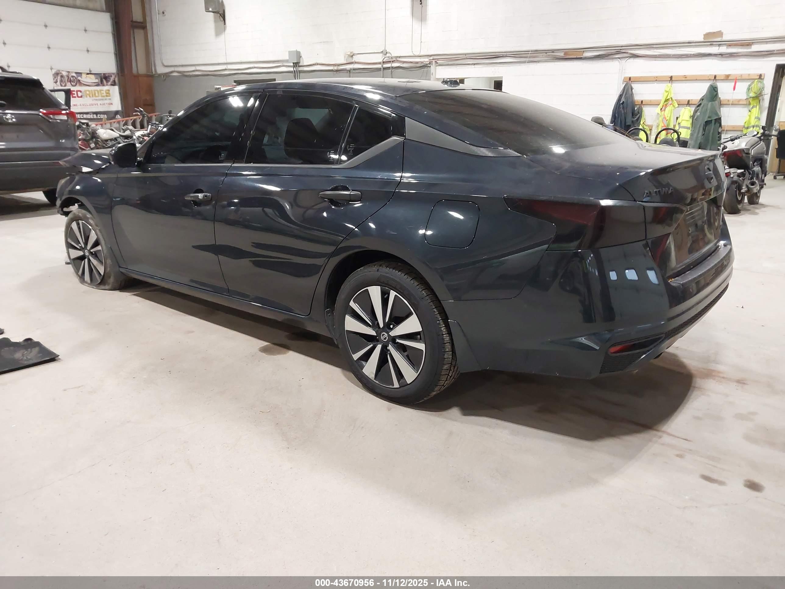 NISSAN ALTIMA image 3