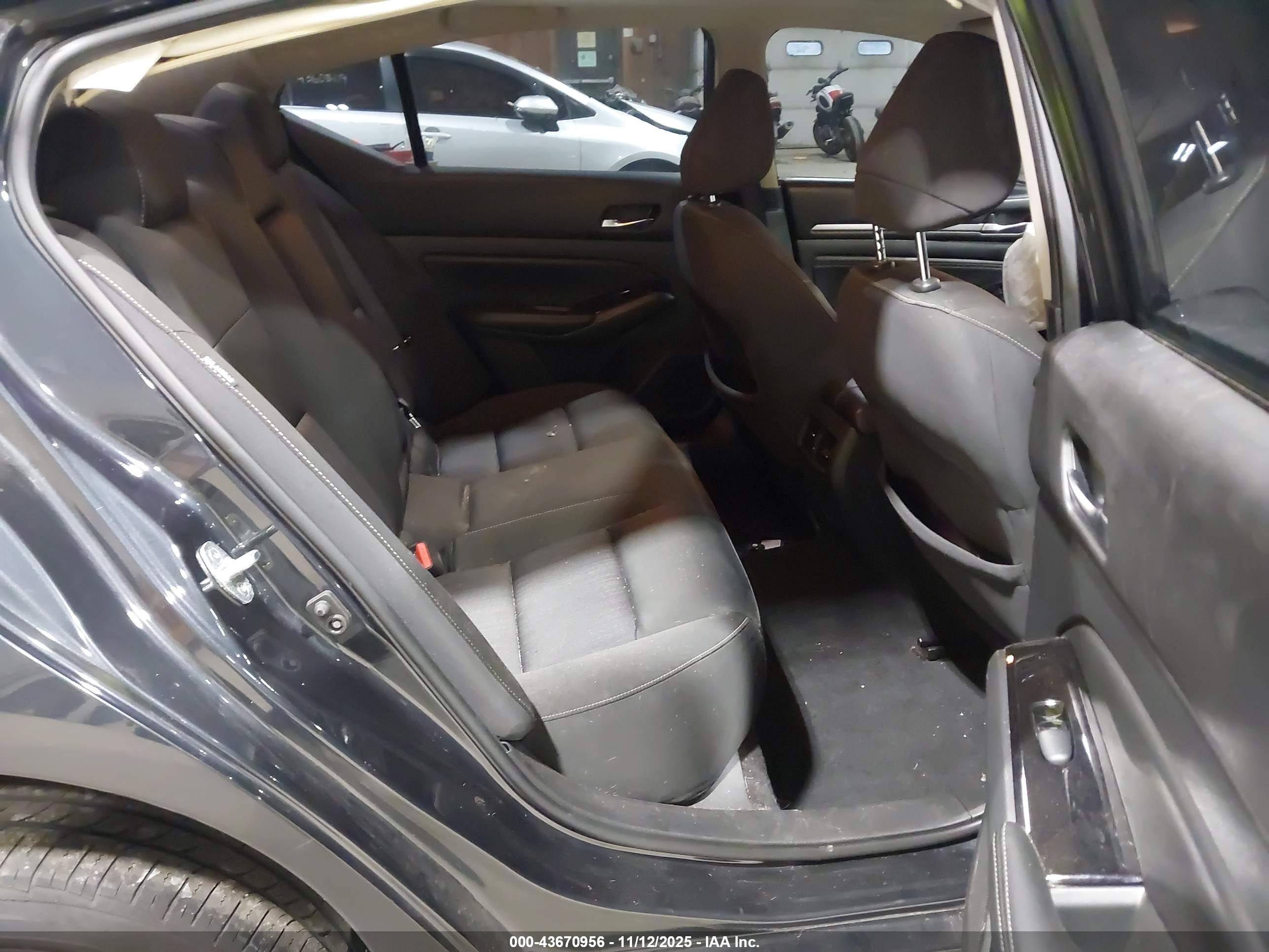 NISSAN ALTIMA image 8