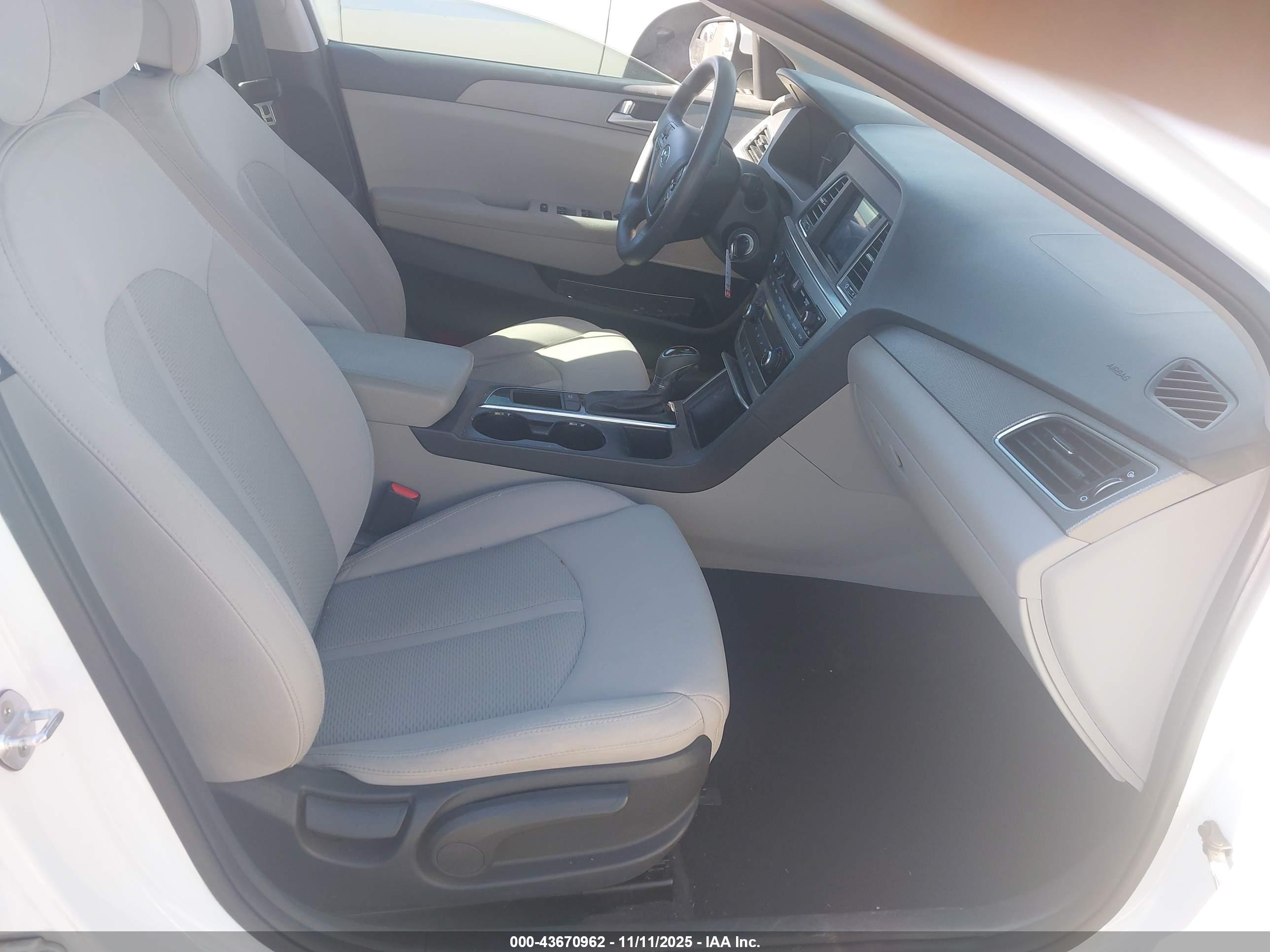 HYUNDAI SONATA image 5