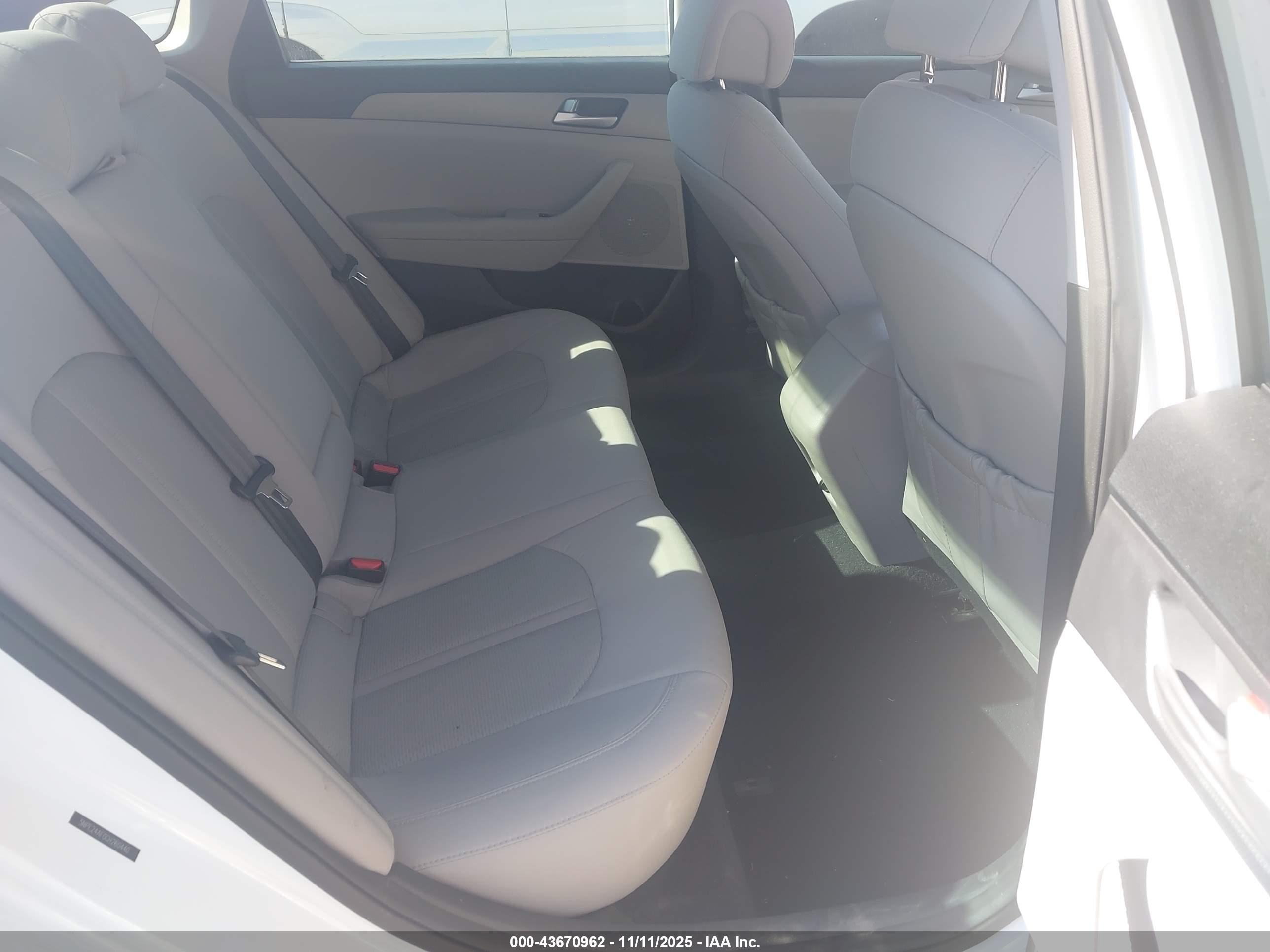HYUNDAI SONATA image 8