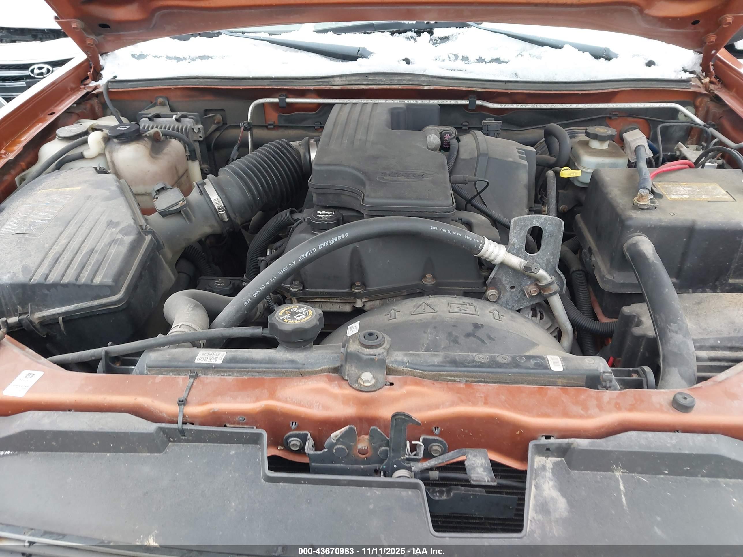 CHEVROLET COLORADO image 10