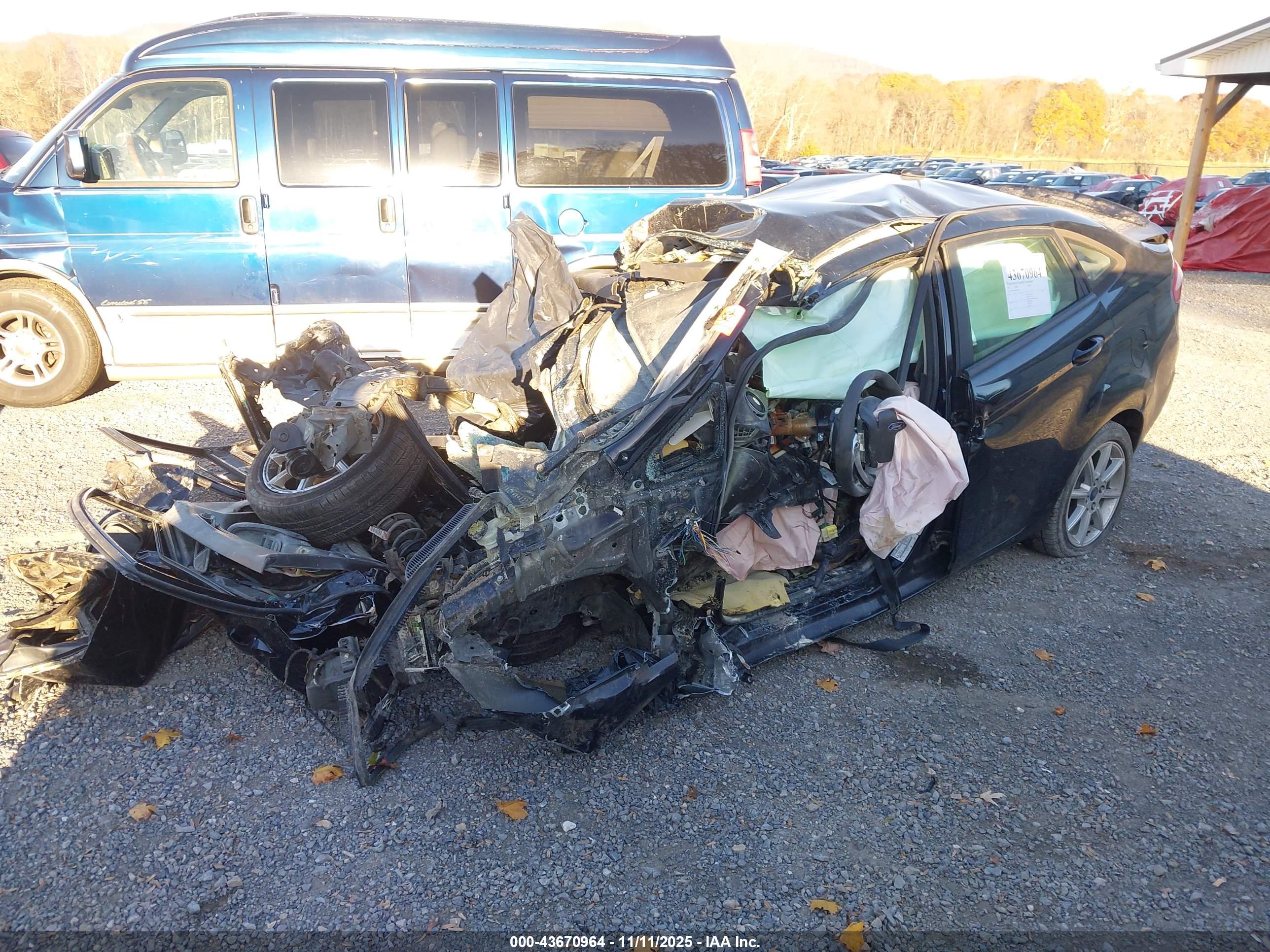 FORD FIESTA image 2