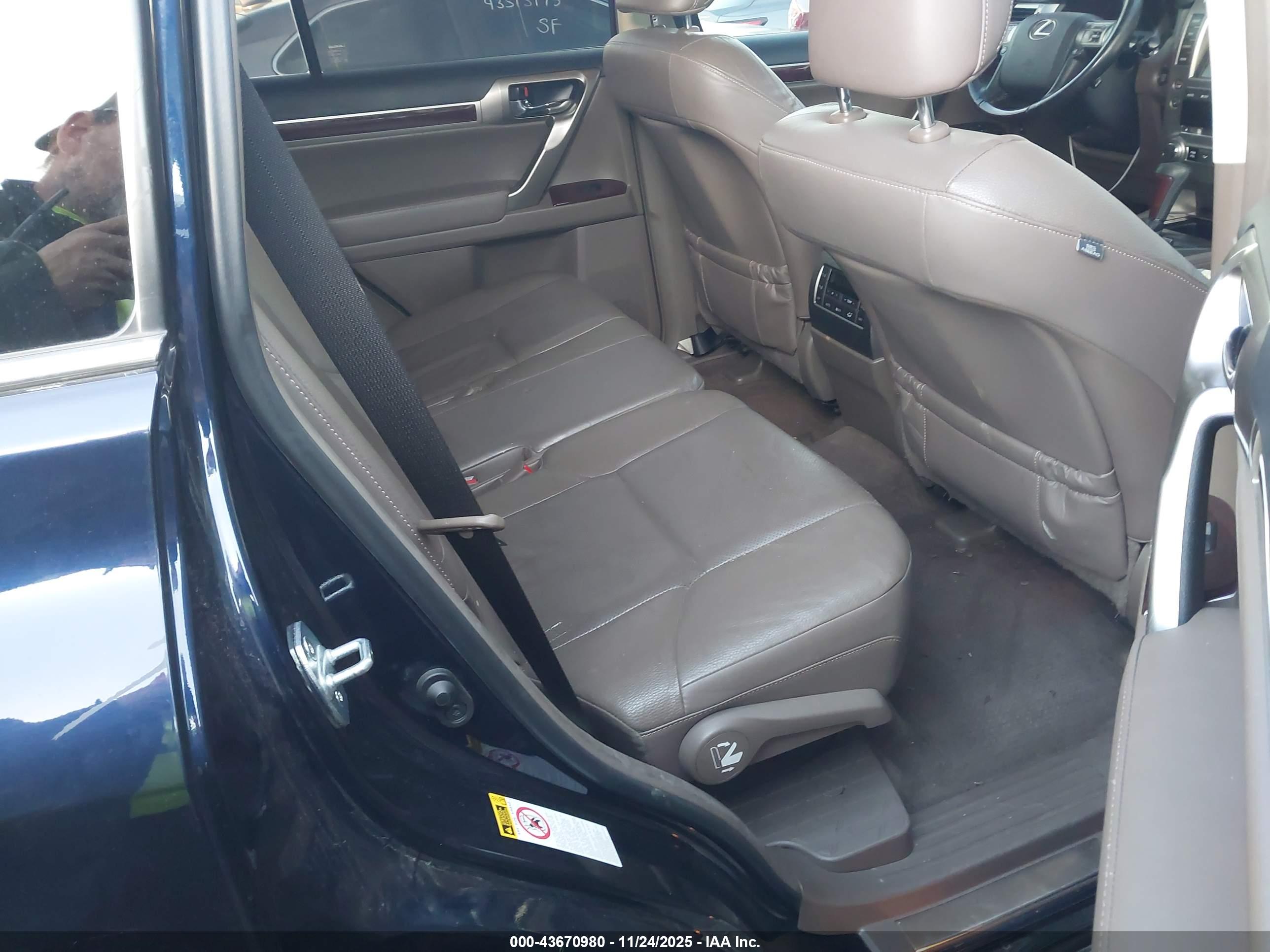LEXUS GX image 8