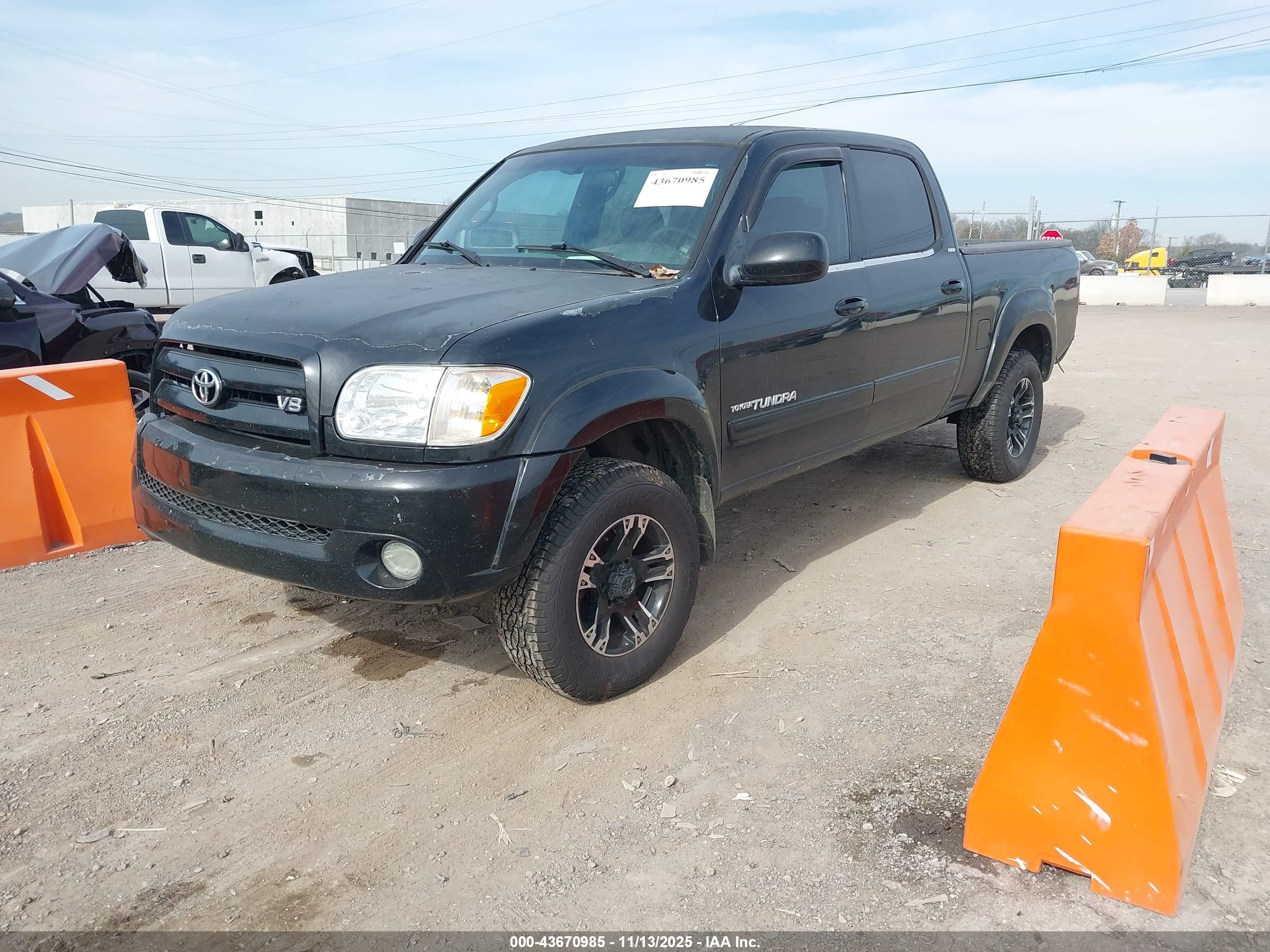 TOYOTA TUNDRA image 2