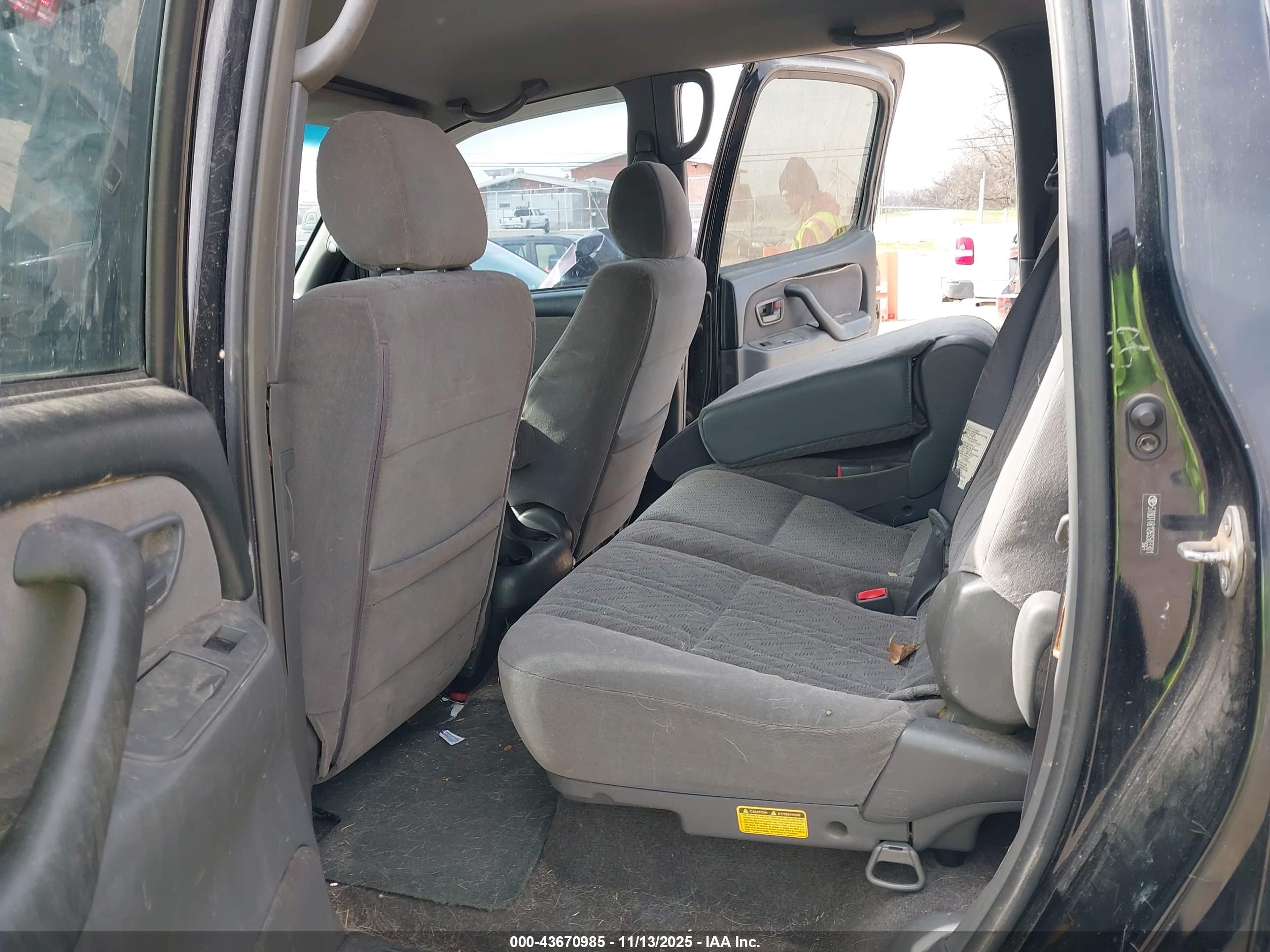 TOYOTA TUNDRA image 8