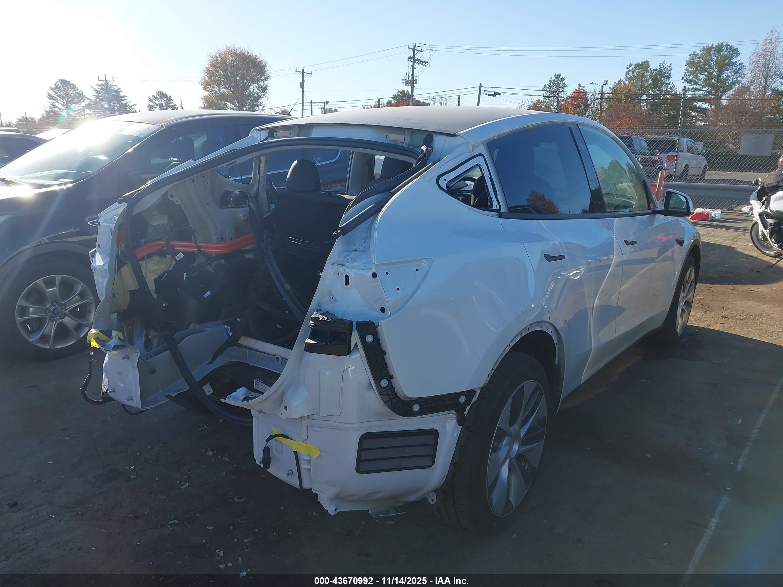 TESLA MODEL image 4
