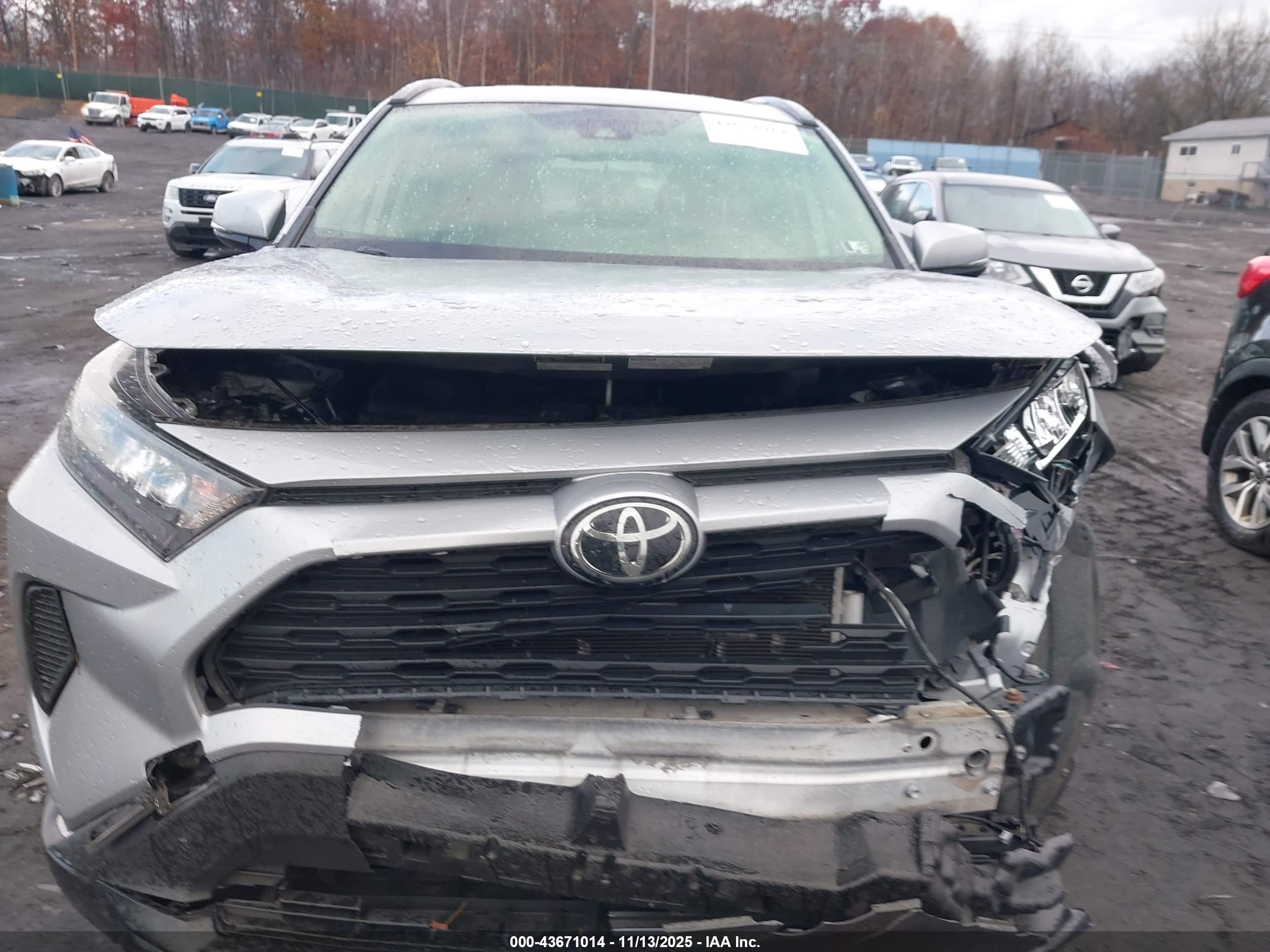 TOYOTA RAV4 image 6