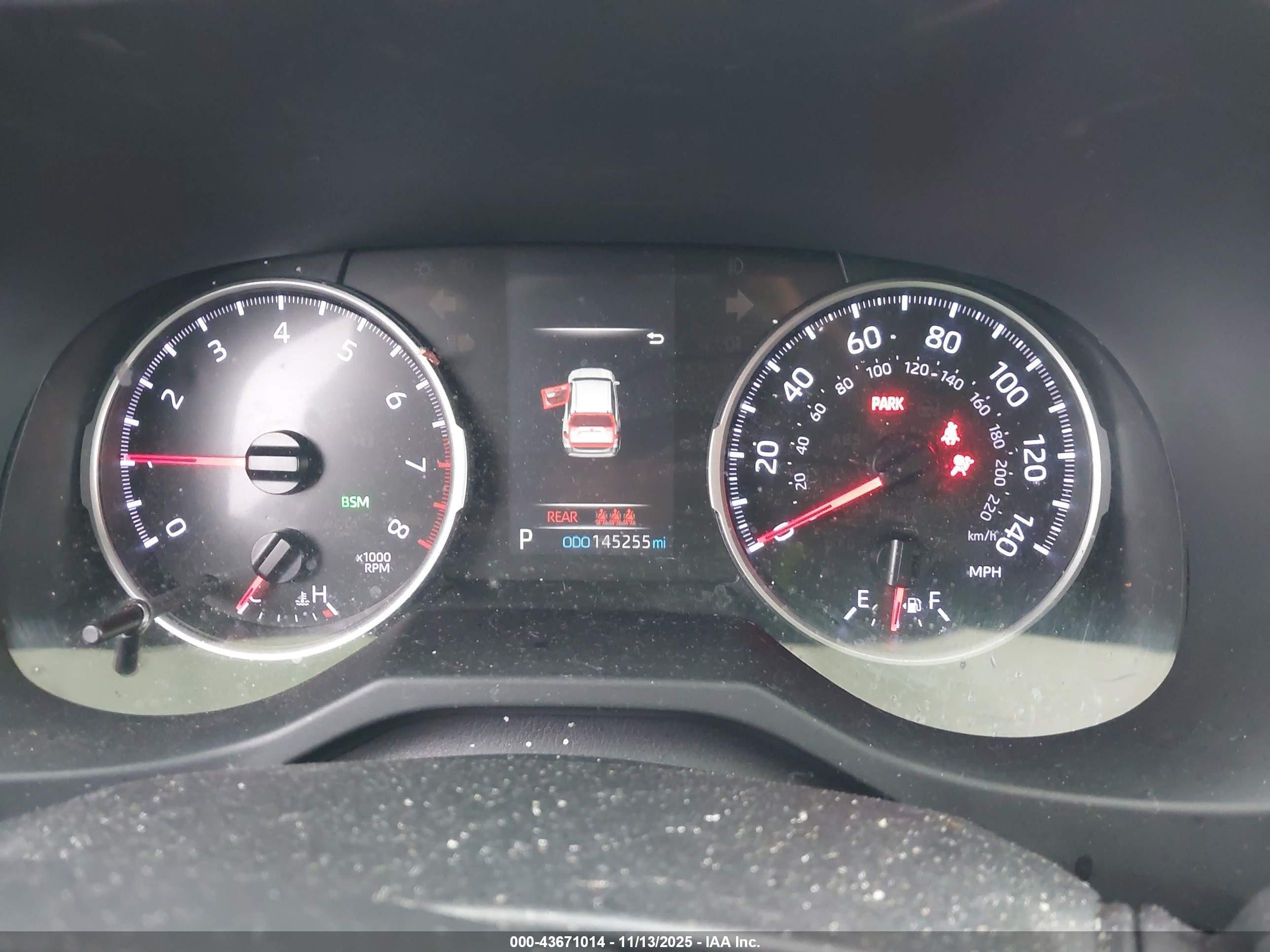 TOYOTA RAV4 image 7