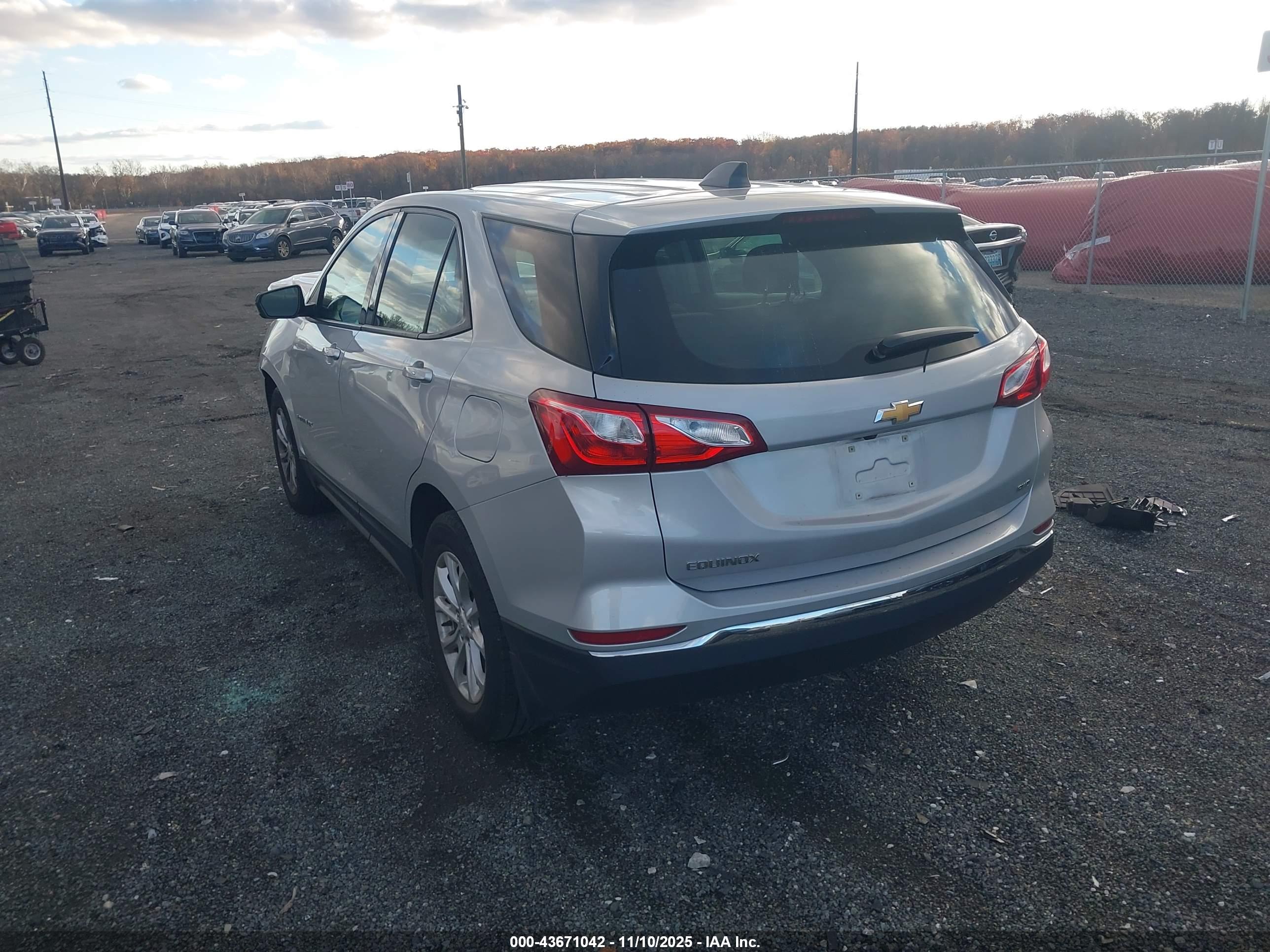 CHEVROLET EQUINOX image 3