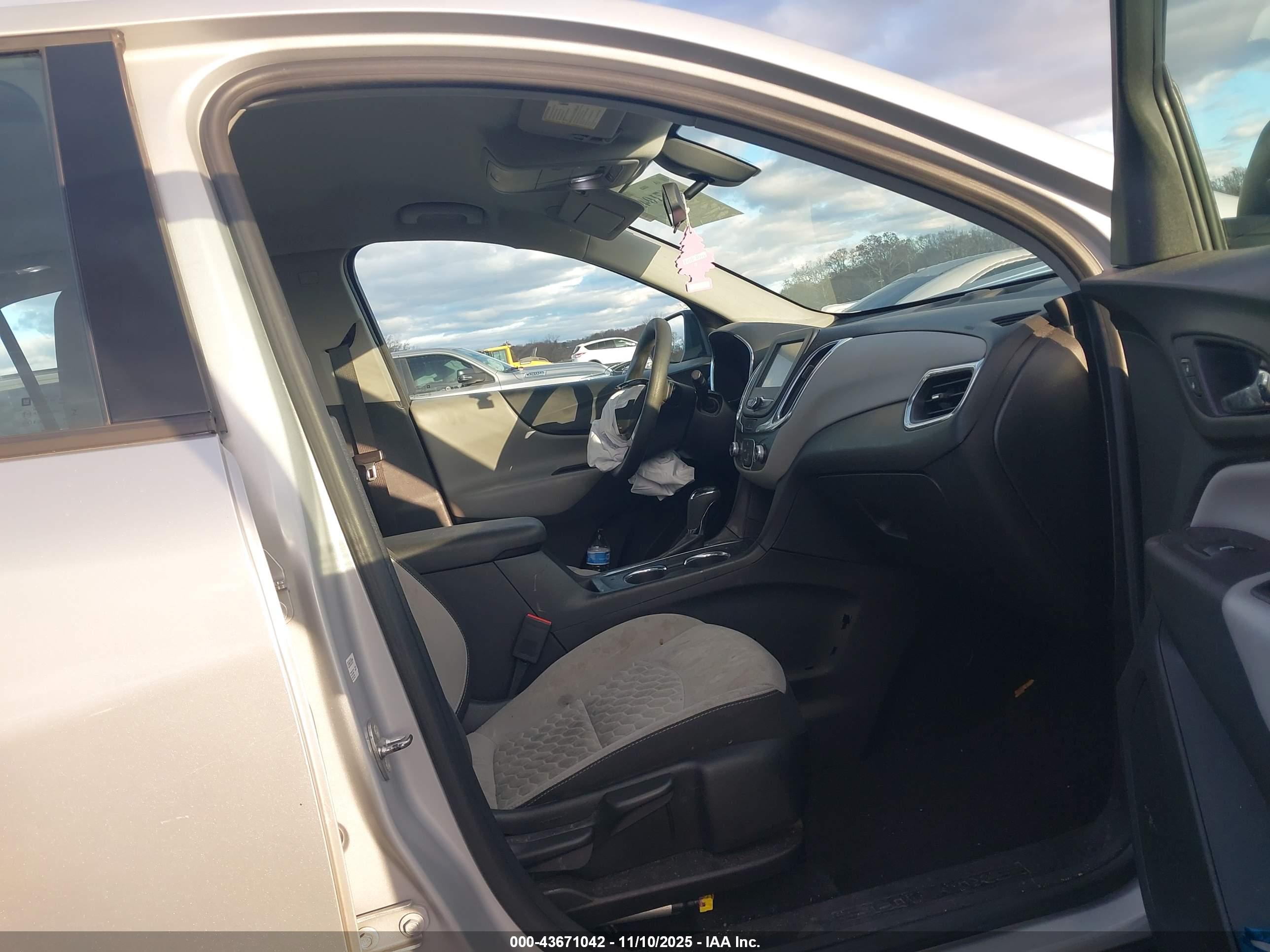 CHEVROLET EQUINOX image 5