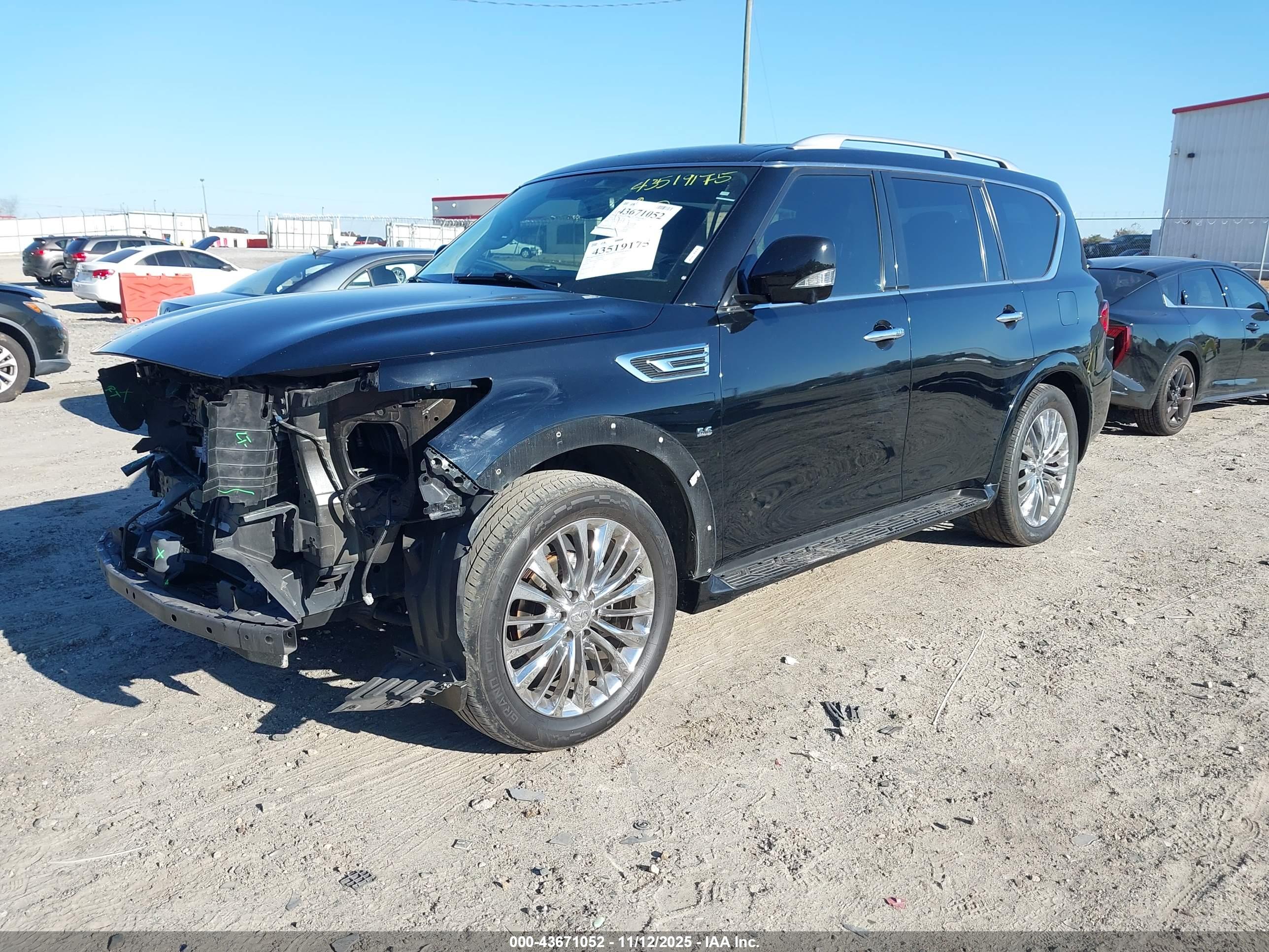 INFINITI QX80 image 2