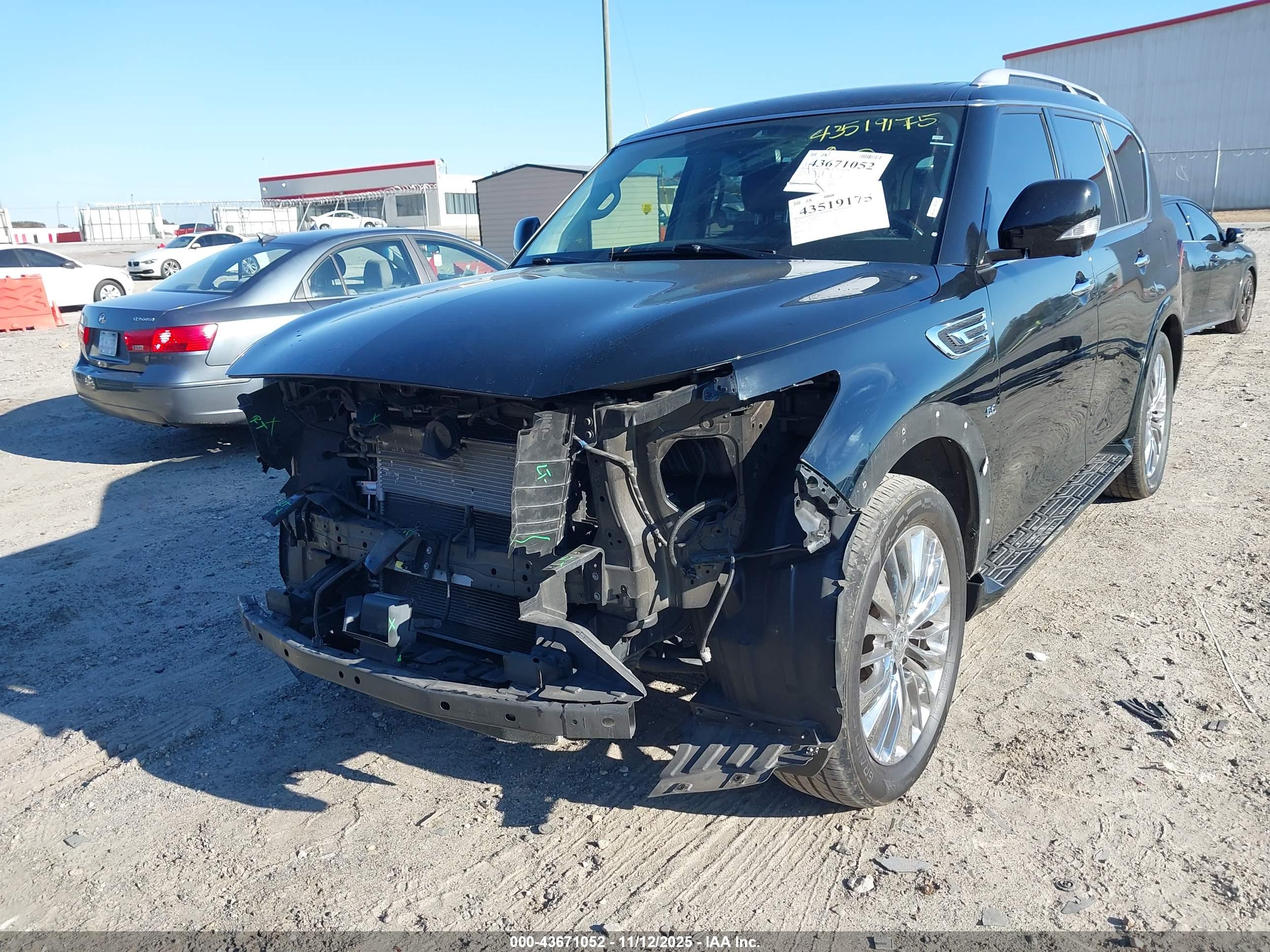INFINITI QX80 image 6