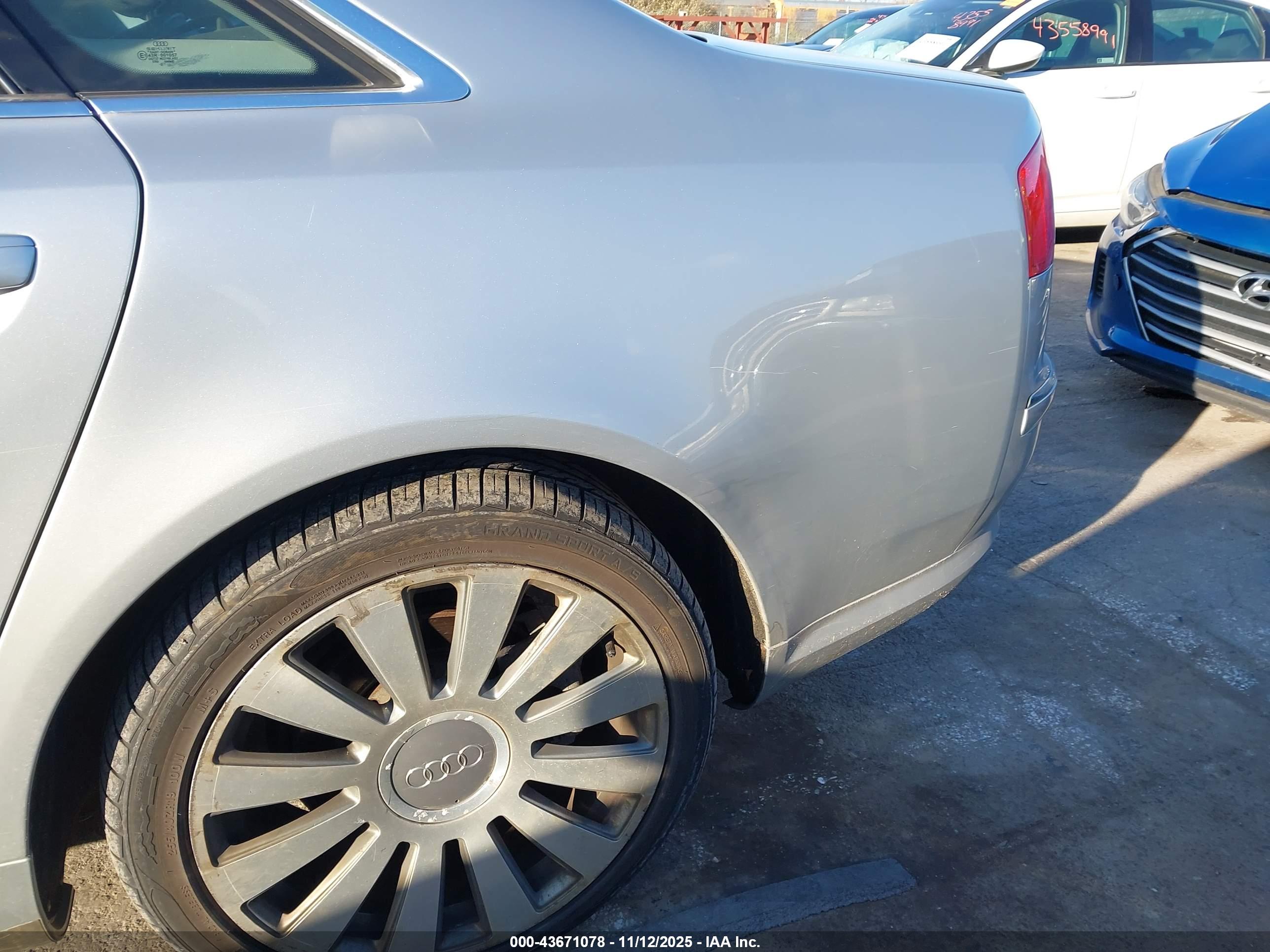AUDI A8 image 6