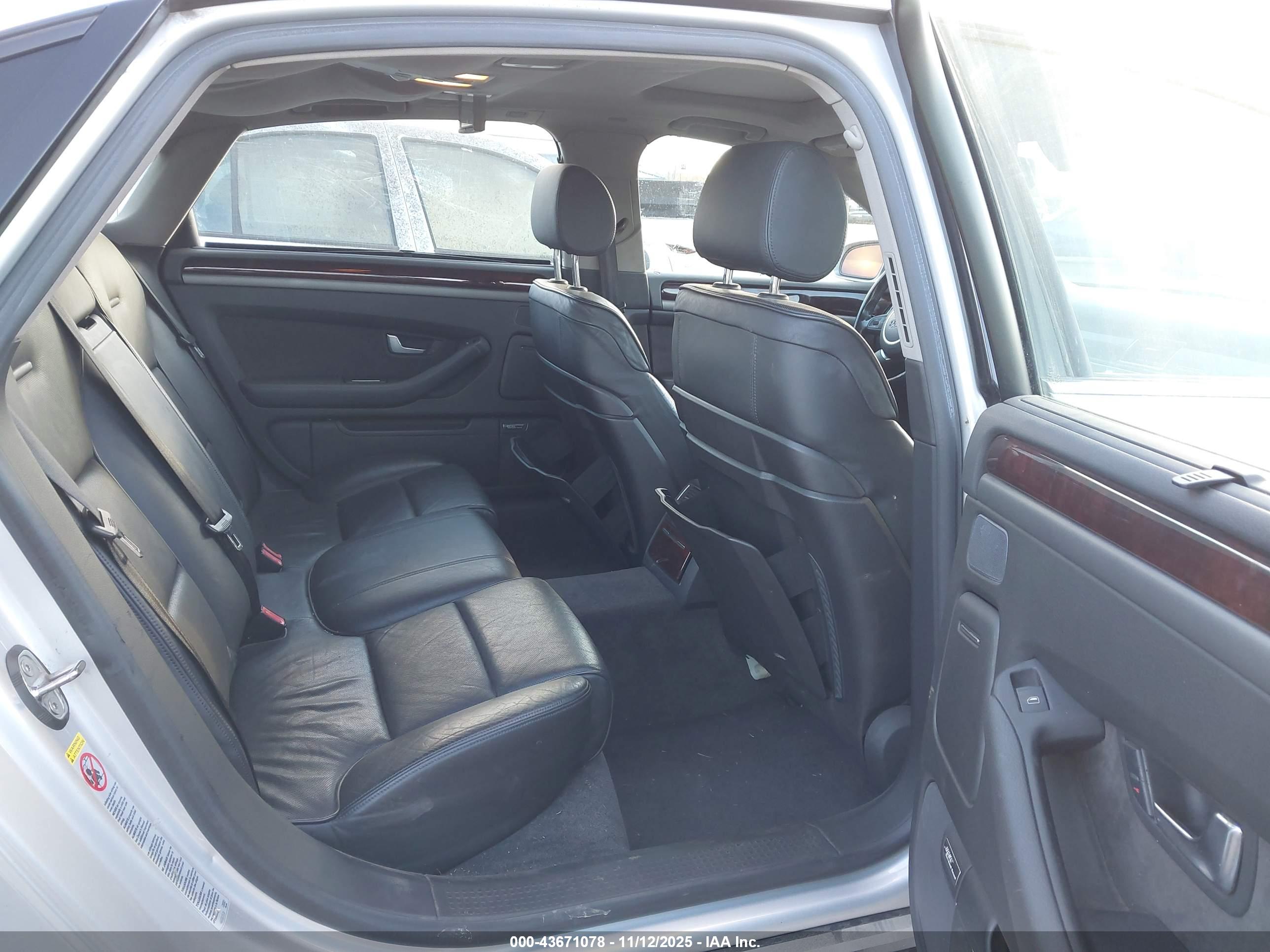AUDI A8 image 8
