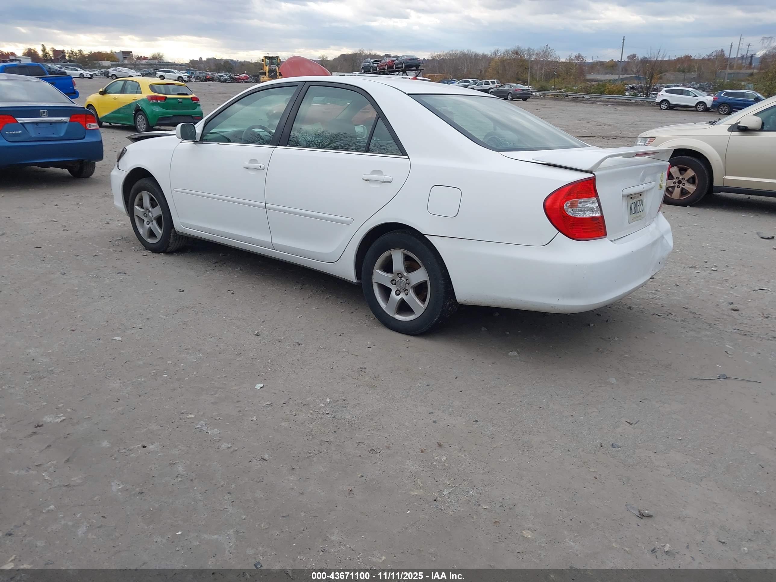 TOYOTA CAMRY image 3