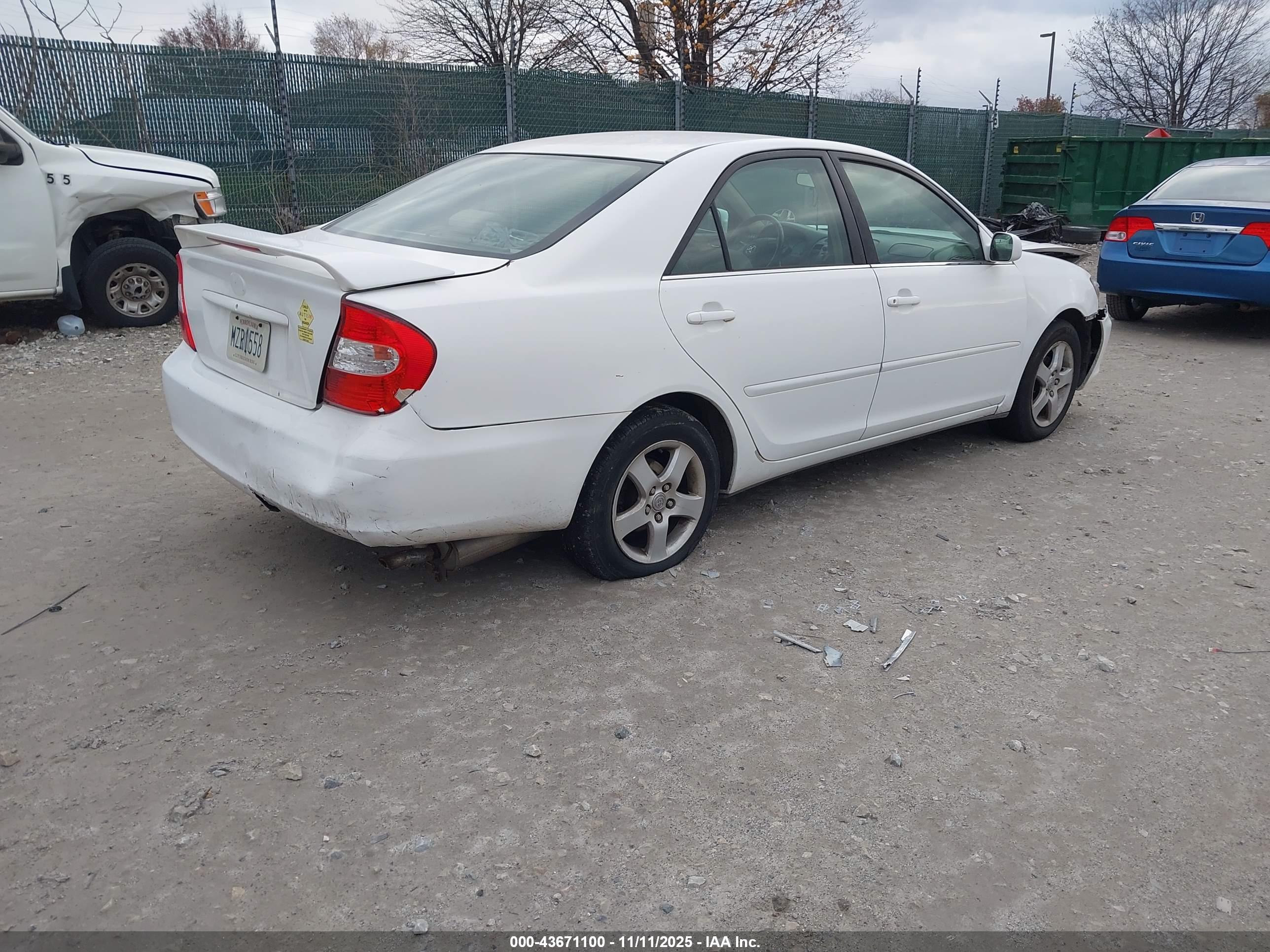 TOYOTA CAMRY image 4