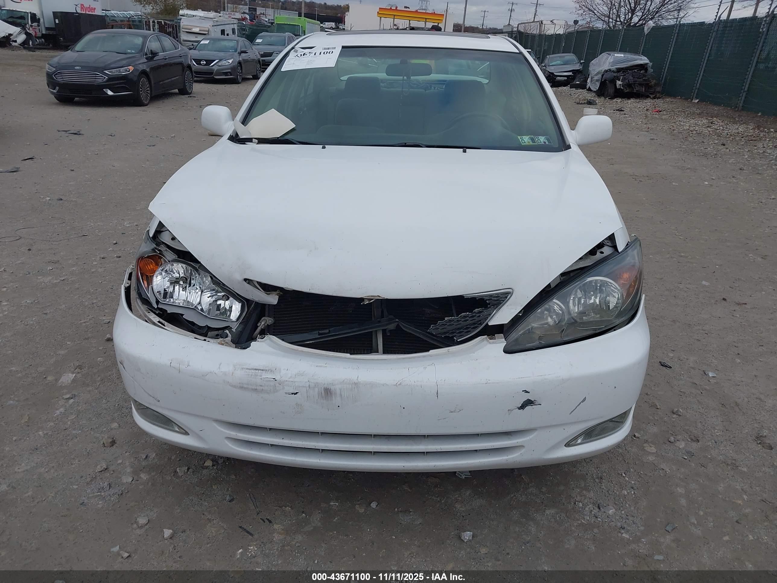 TOYOTA CAMRY image 6