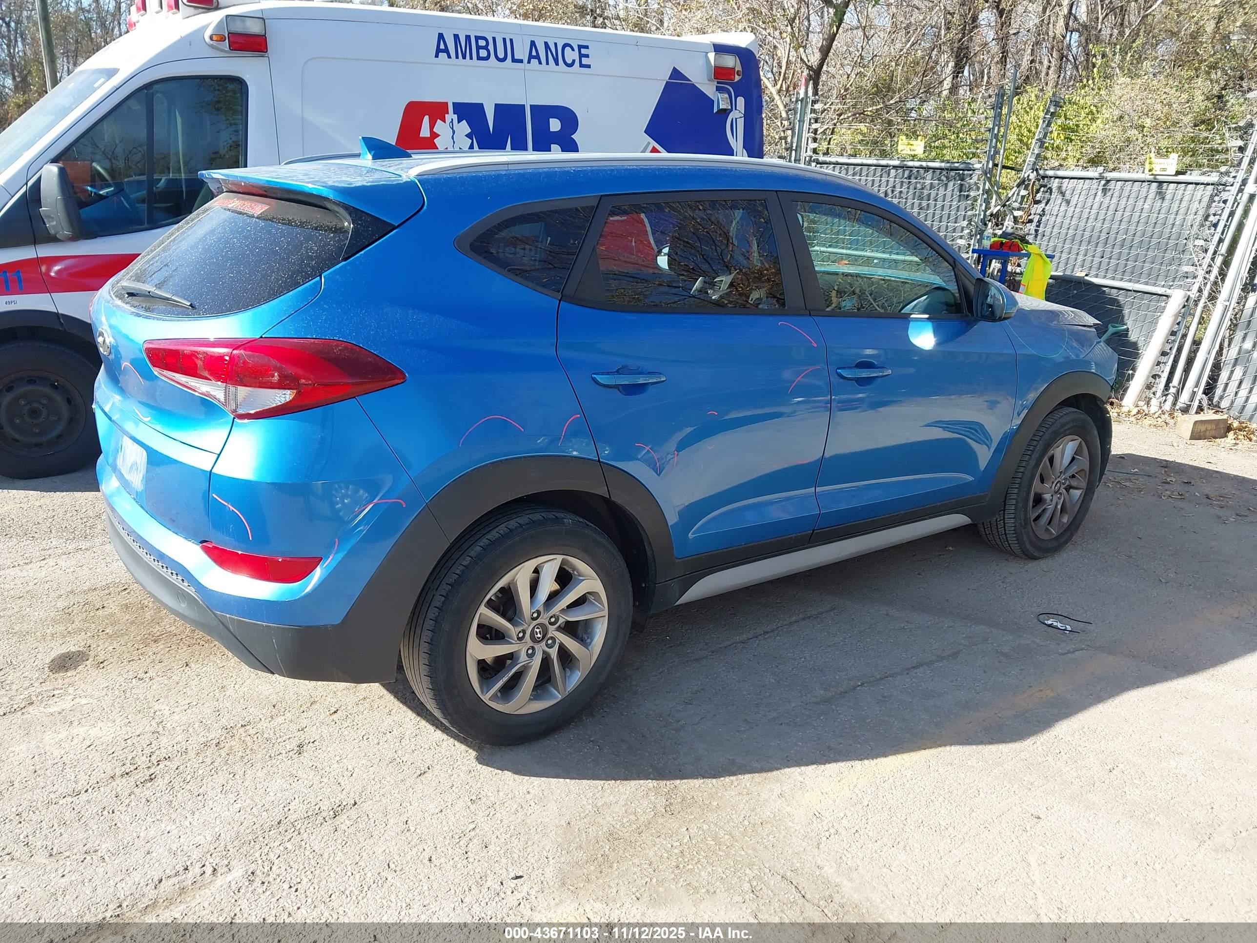 HYUNDAI TUCSON image 4