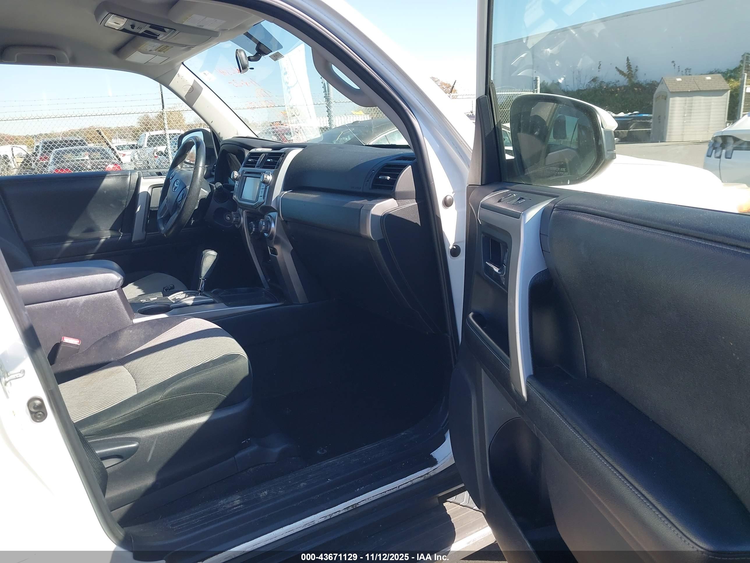 TOYOTA 4RUNNER image 5