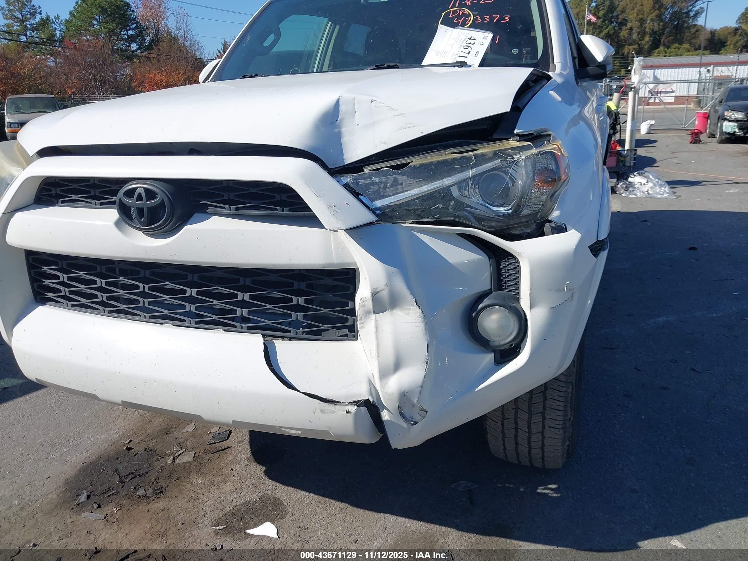 TOYOTA 4RUNNER image 6
