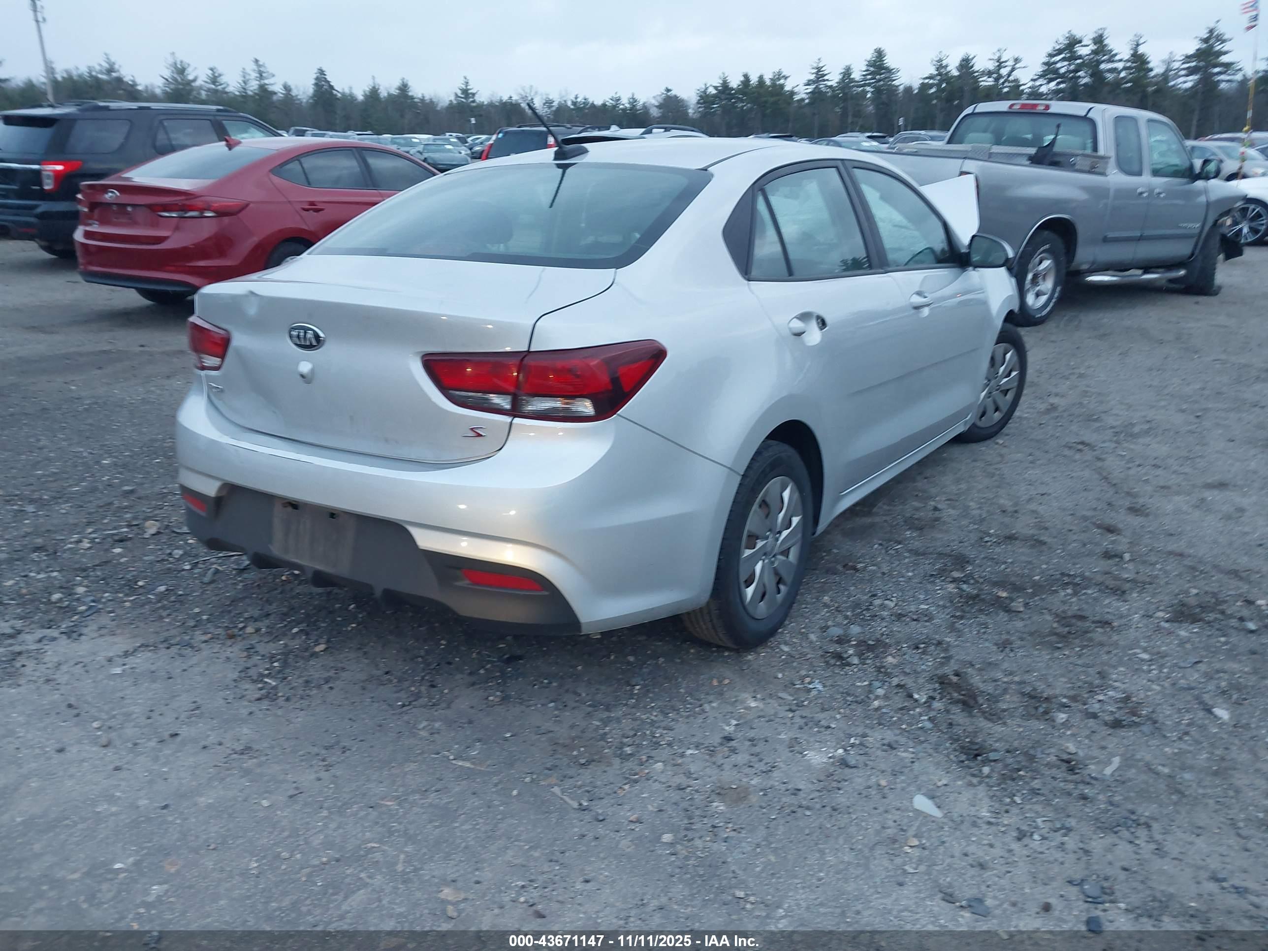 KIA RIO image 4