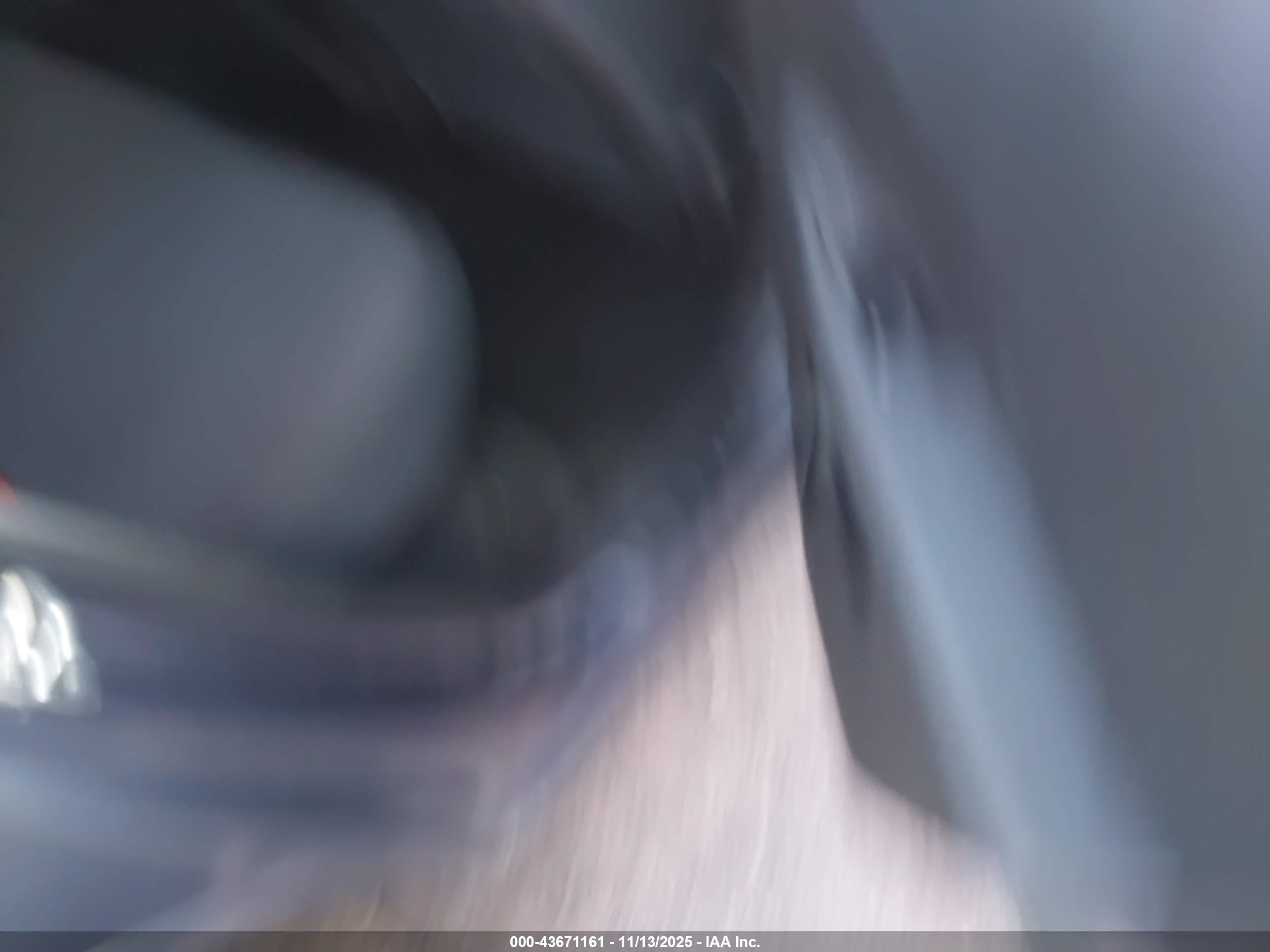 CHEVROLET EQUINOX image 8