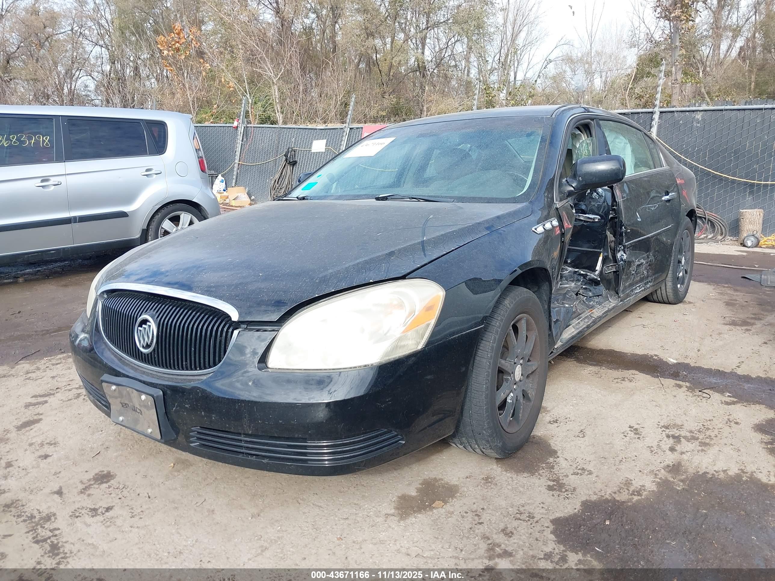 BUICK LUCERNE image 2