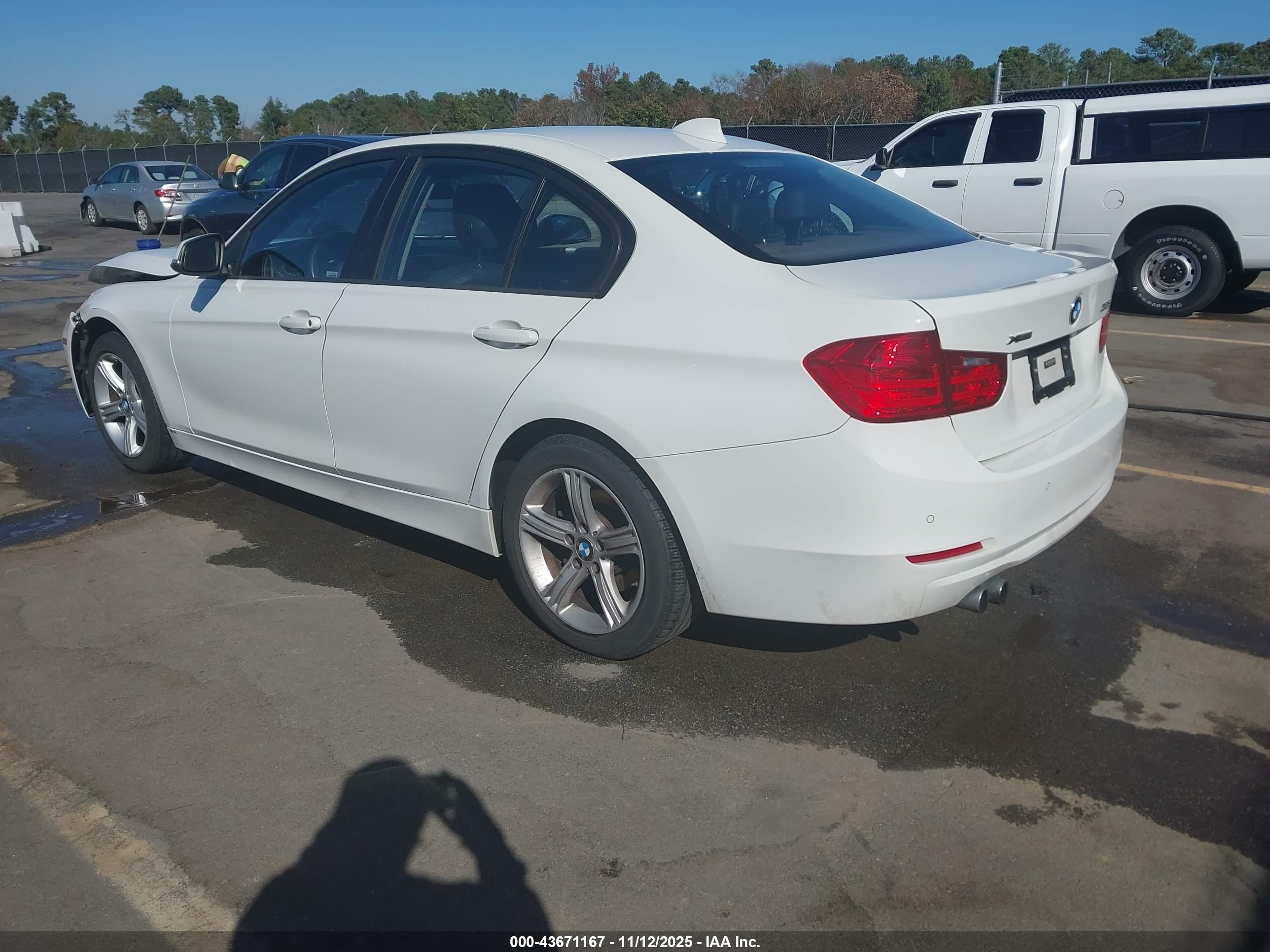 BMW 328I image 3