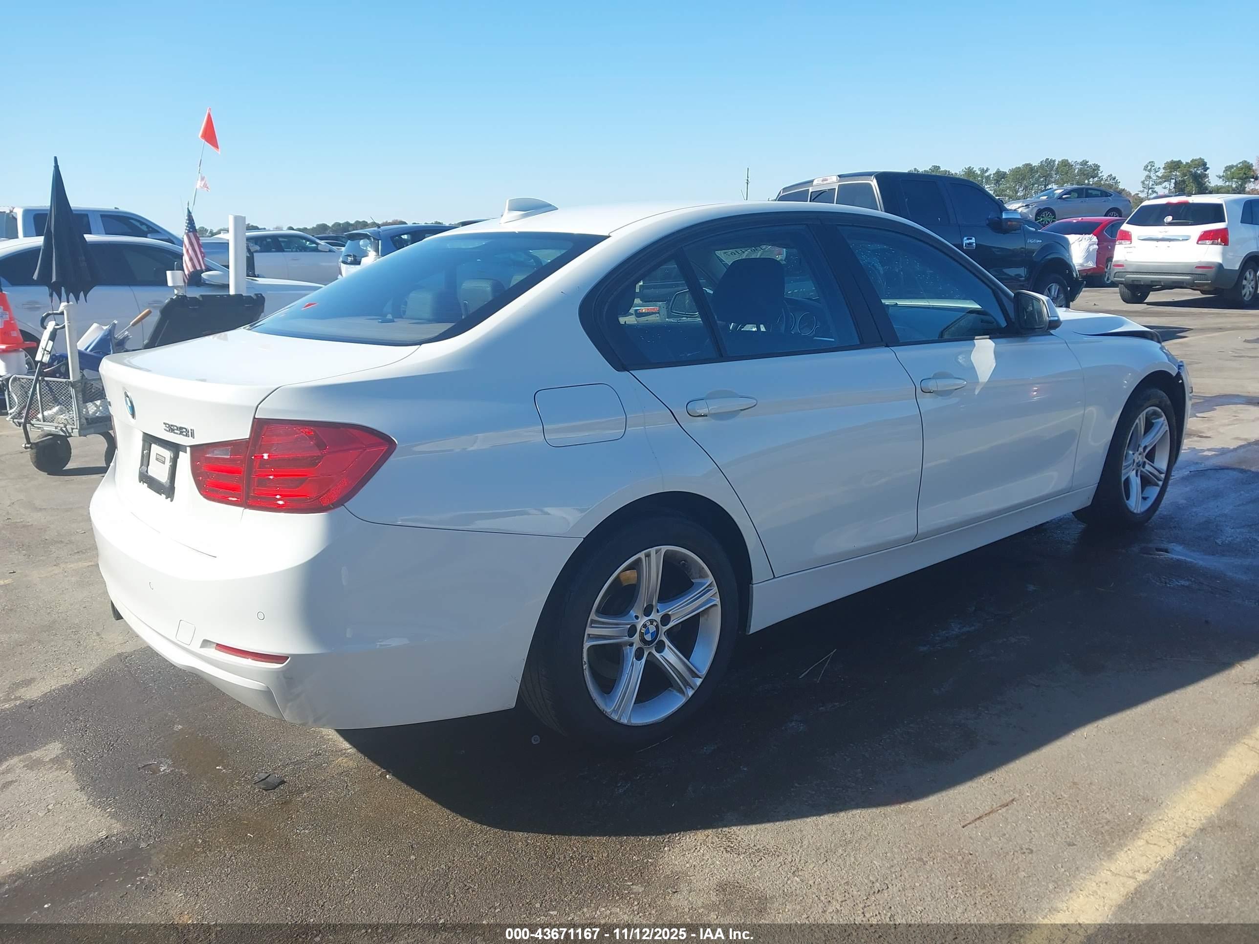 BMW 328I image 4