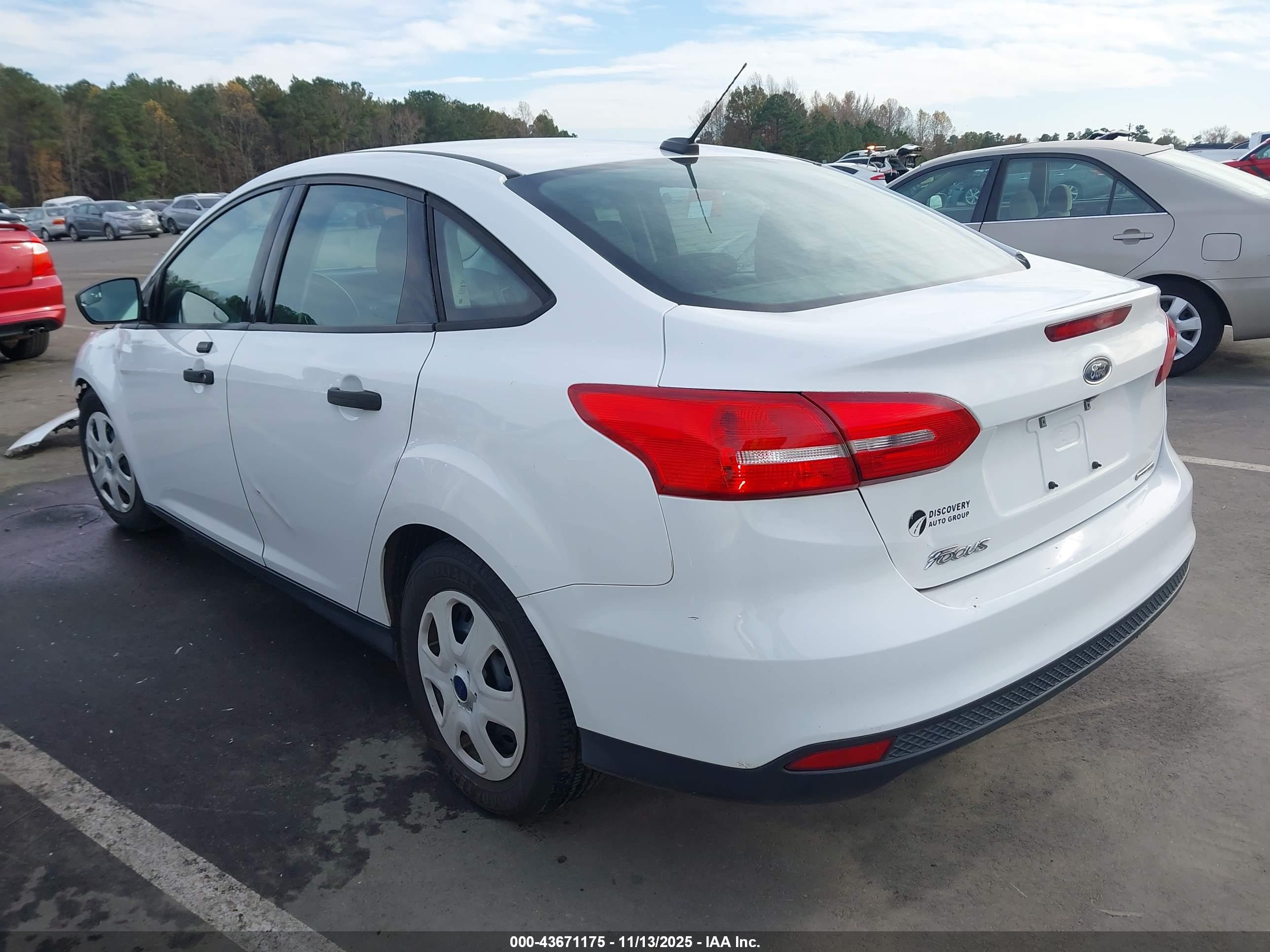 FORD FOCUS image 3