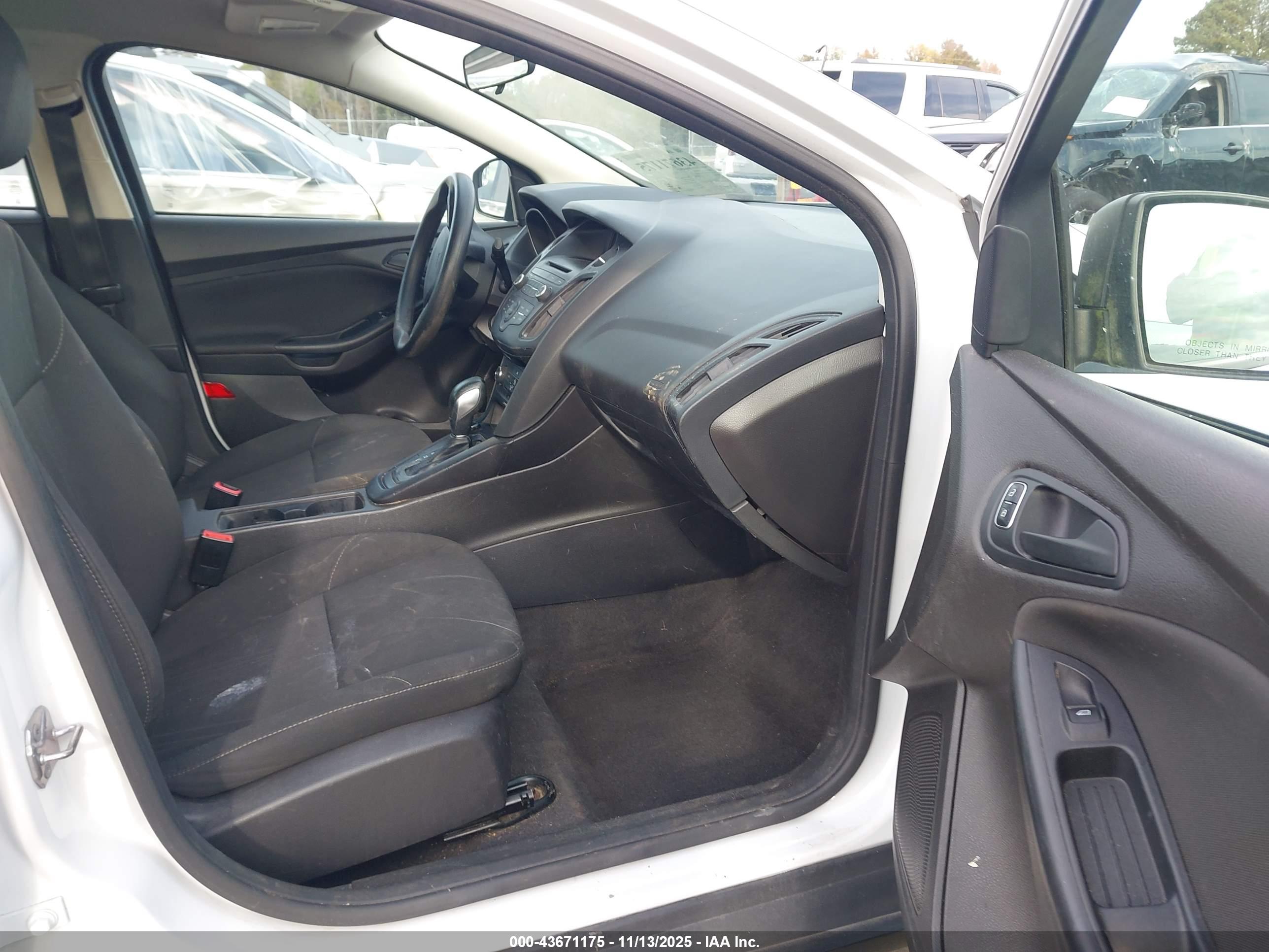 FORD FOCUS image 5