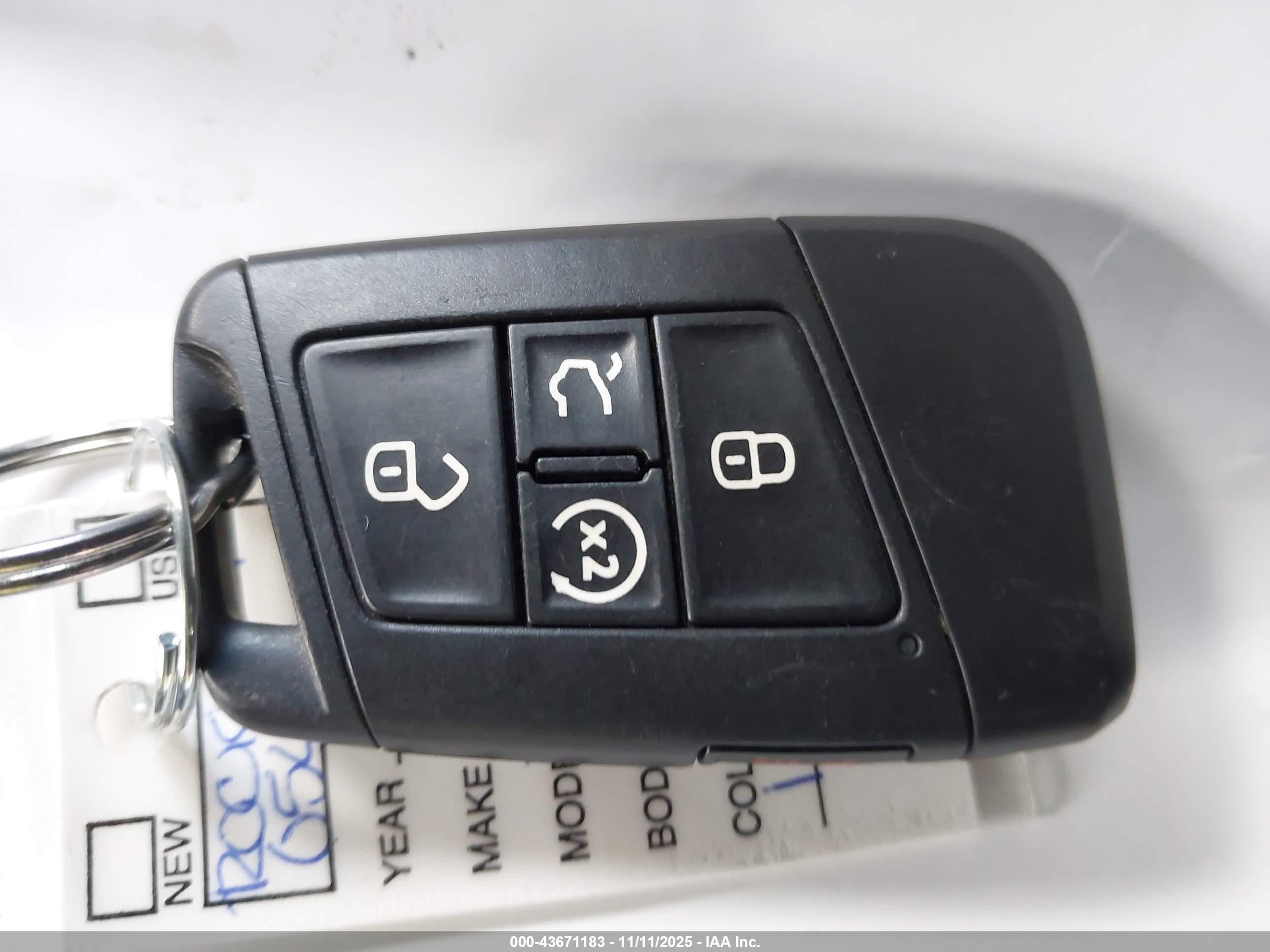 VOLKSWAGEN TIGUAN image 11