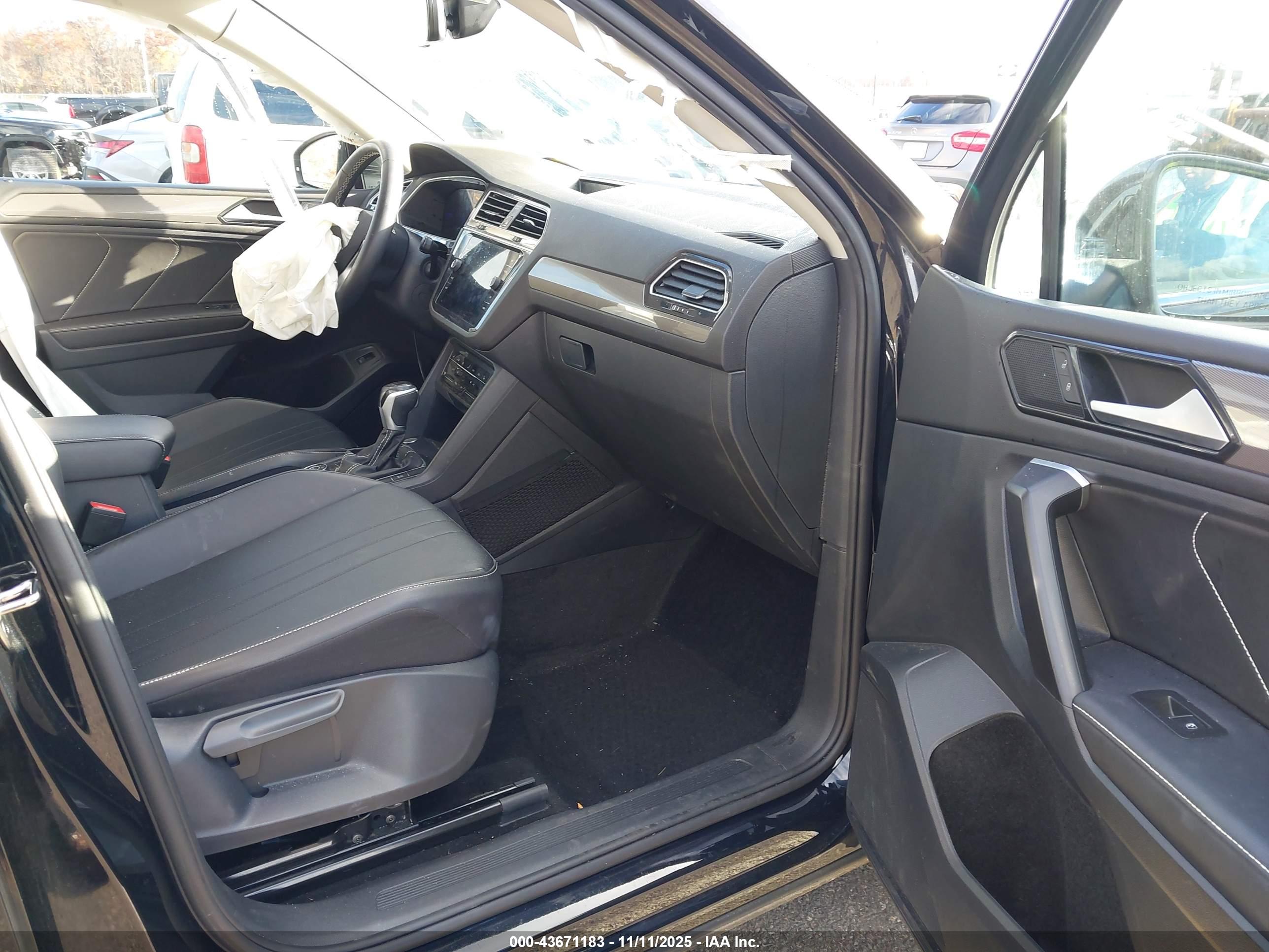 VOLKSWAGEN TIGUAN image 5