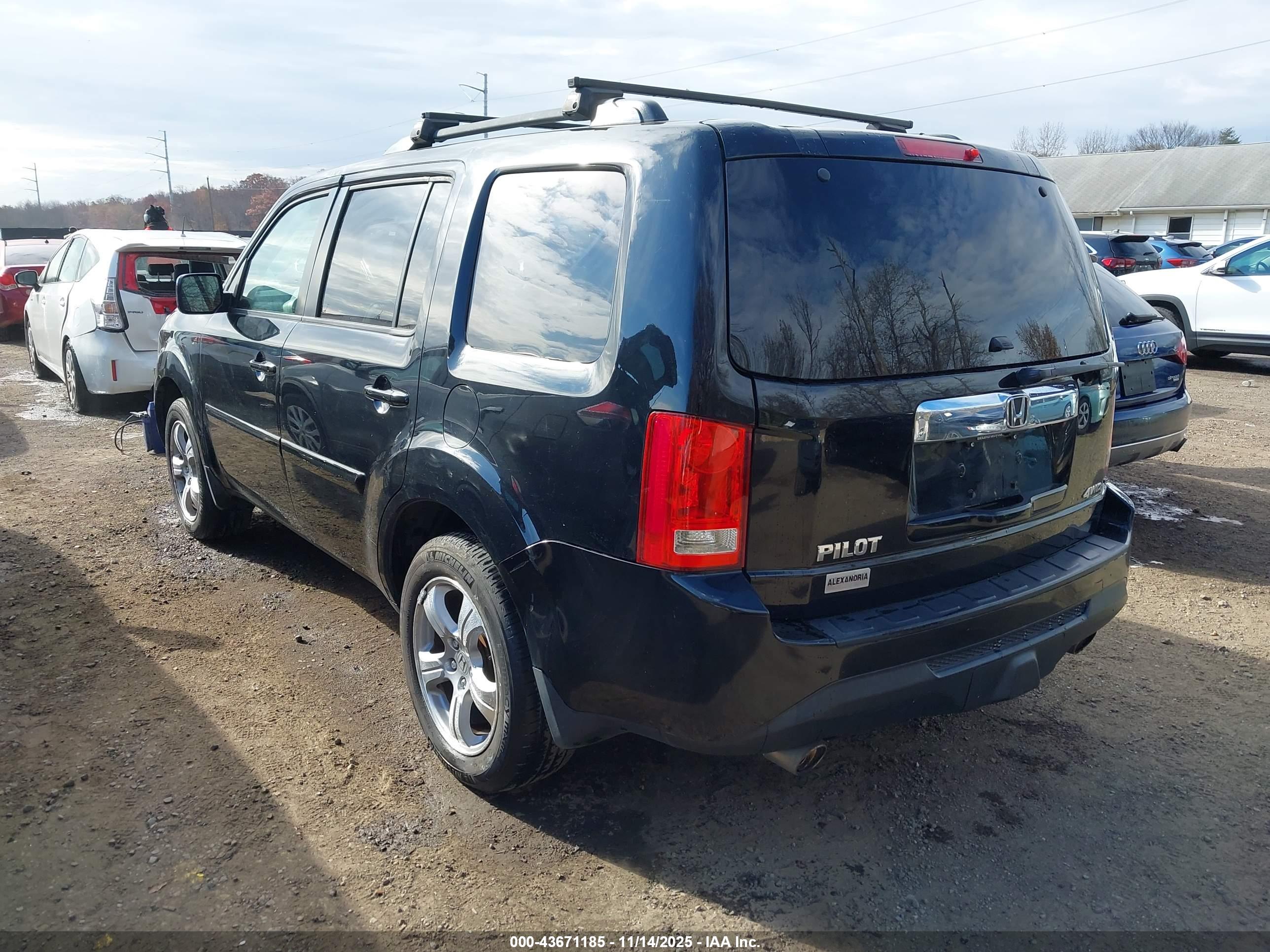 HONDA PILOT image 3