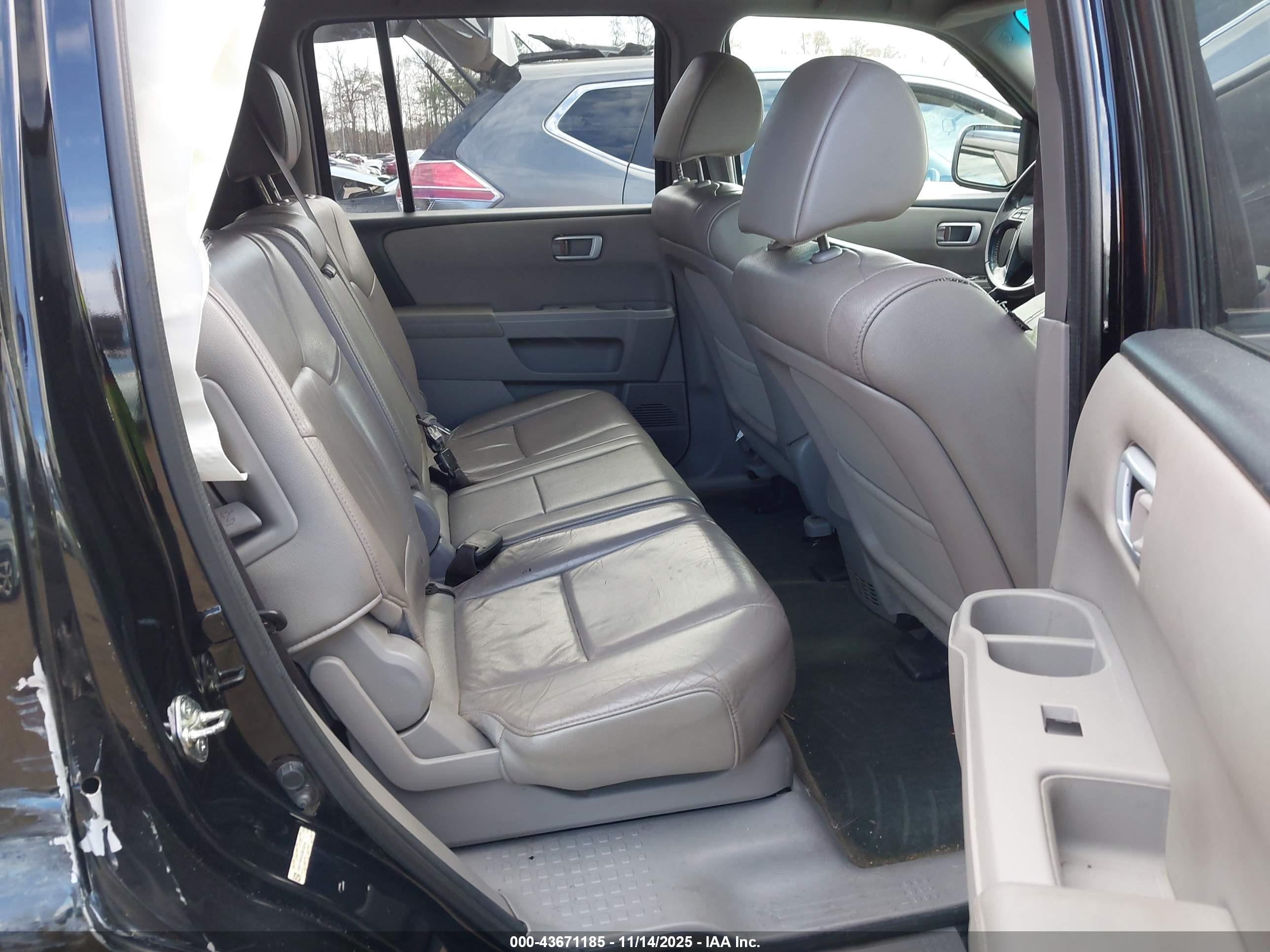 HONDA PILOT image 8