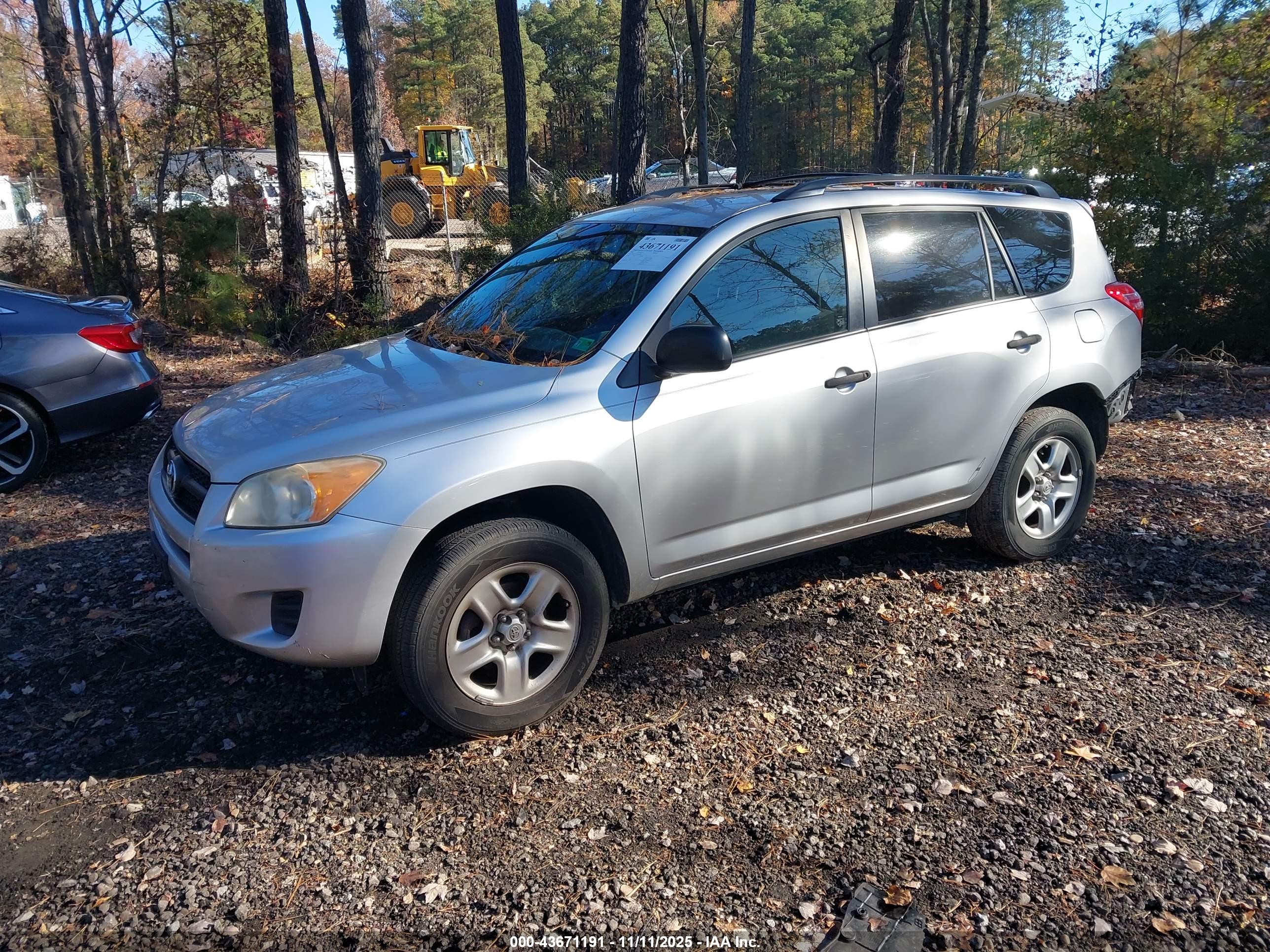 TOYOTA RAV4 image 2